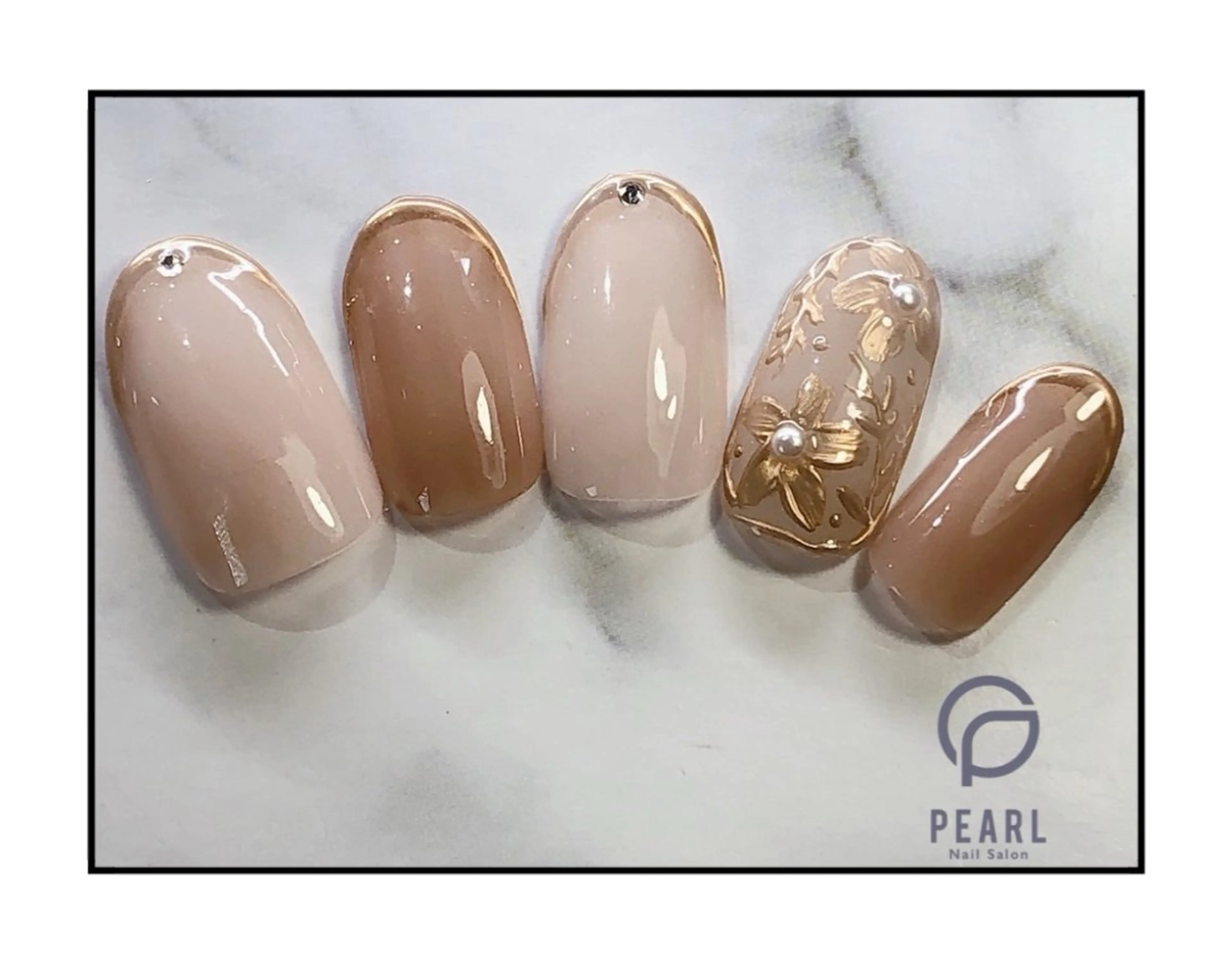 ネイル オーロラネイル ジェルネイル ニュアンスネイル オフィスネイル シンプルネイル ネイルサロン パールのネイルデザイン