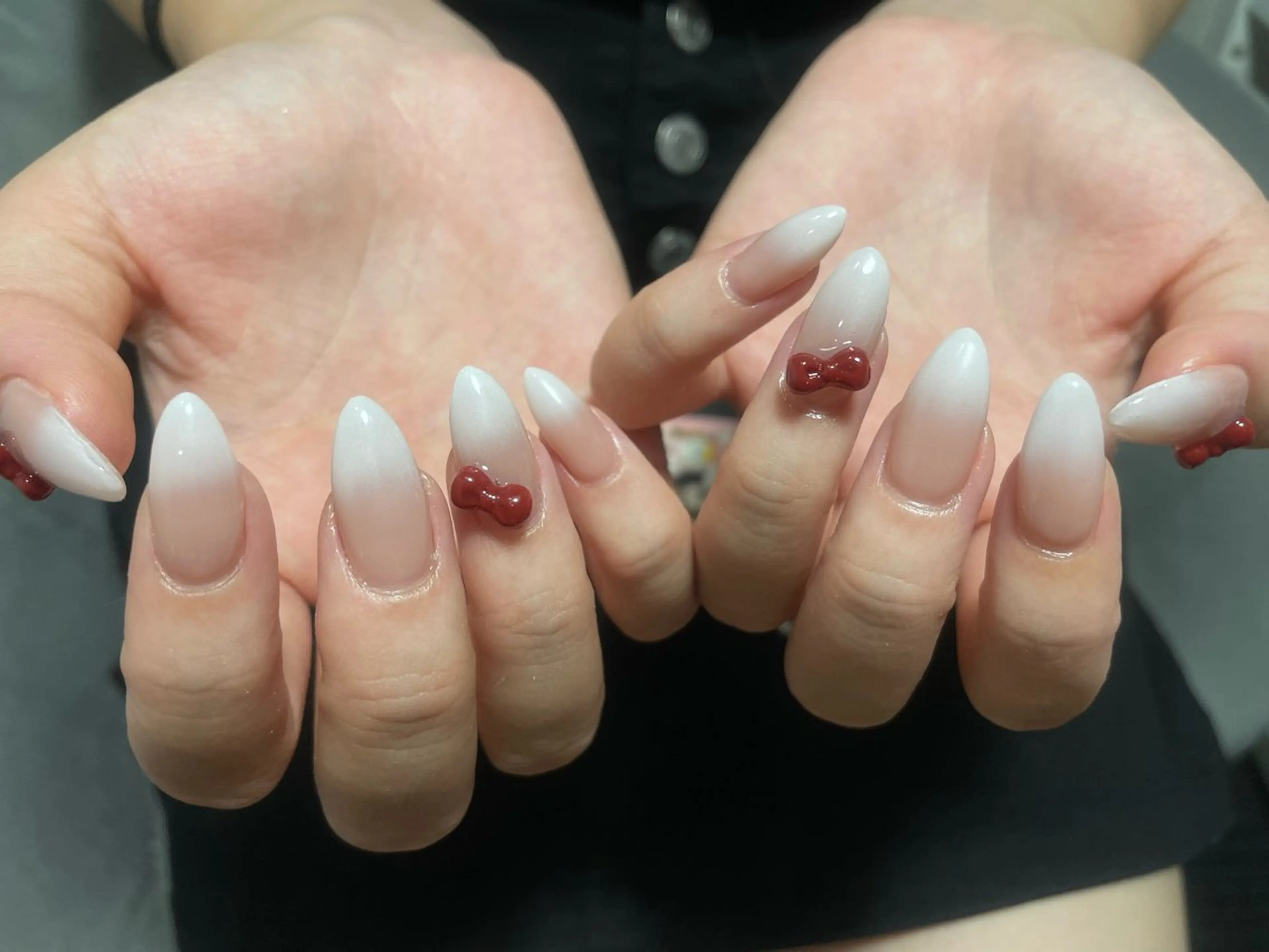 ネイル オーロラネイル 長さ出し フレンチネイル ジェルネイル ガラスフレンチ ハンドネイル Rela・S NAILのネイルデザイン
