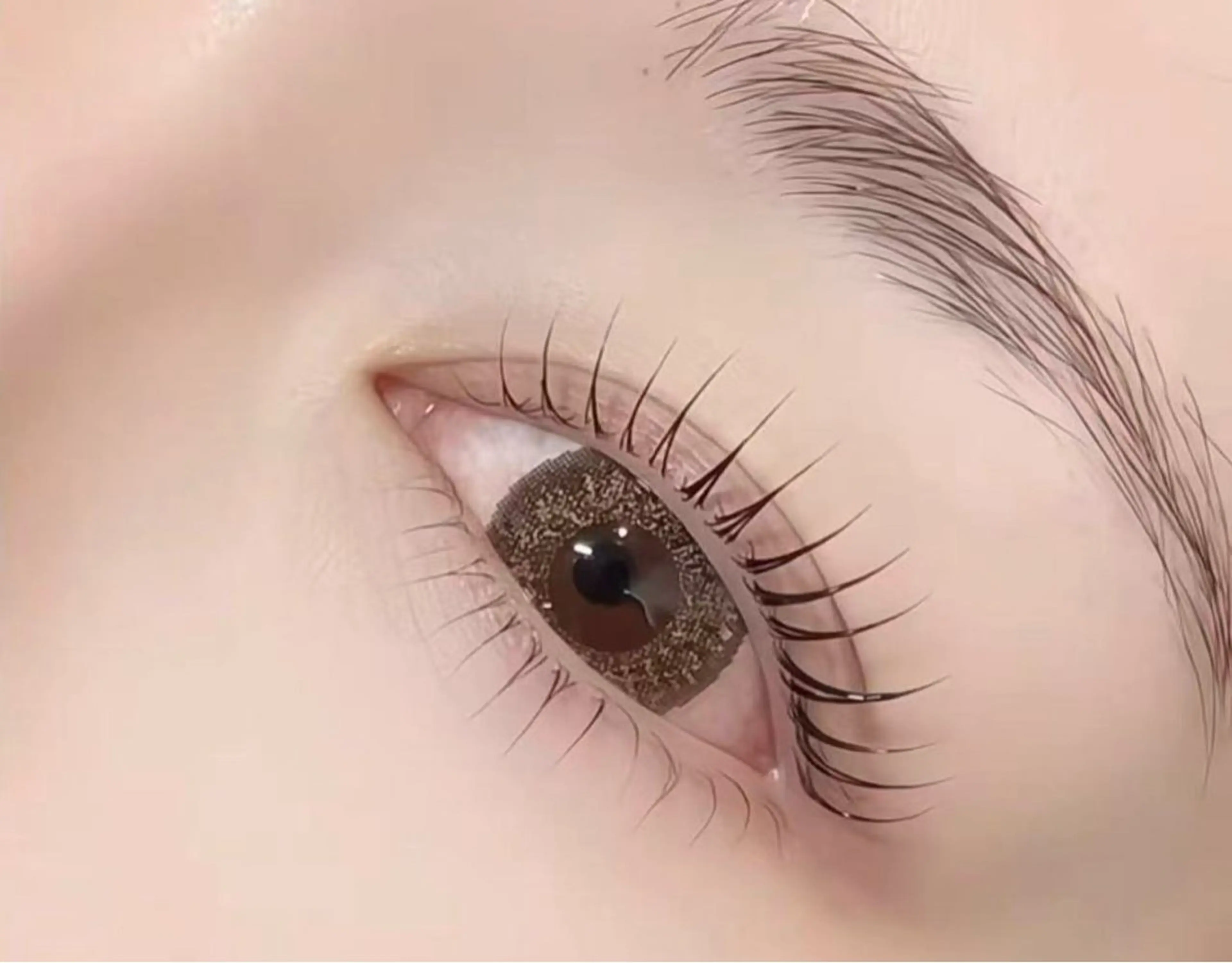 パーマ アデル エクステサロンのマツエク・マツパデザイン