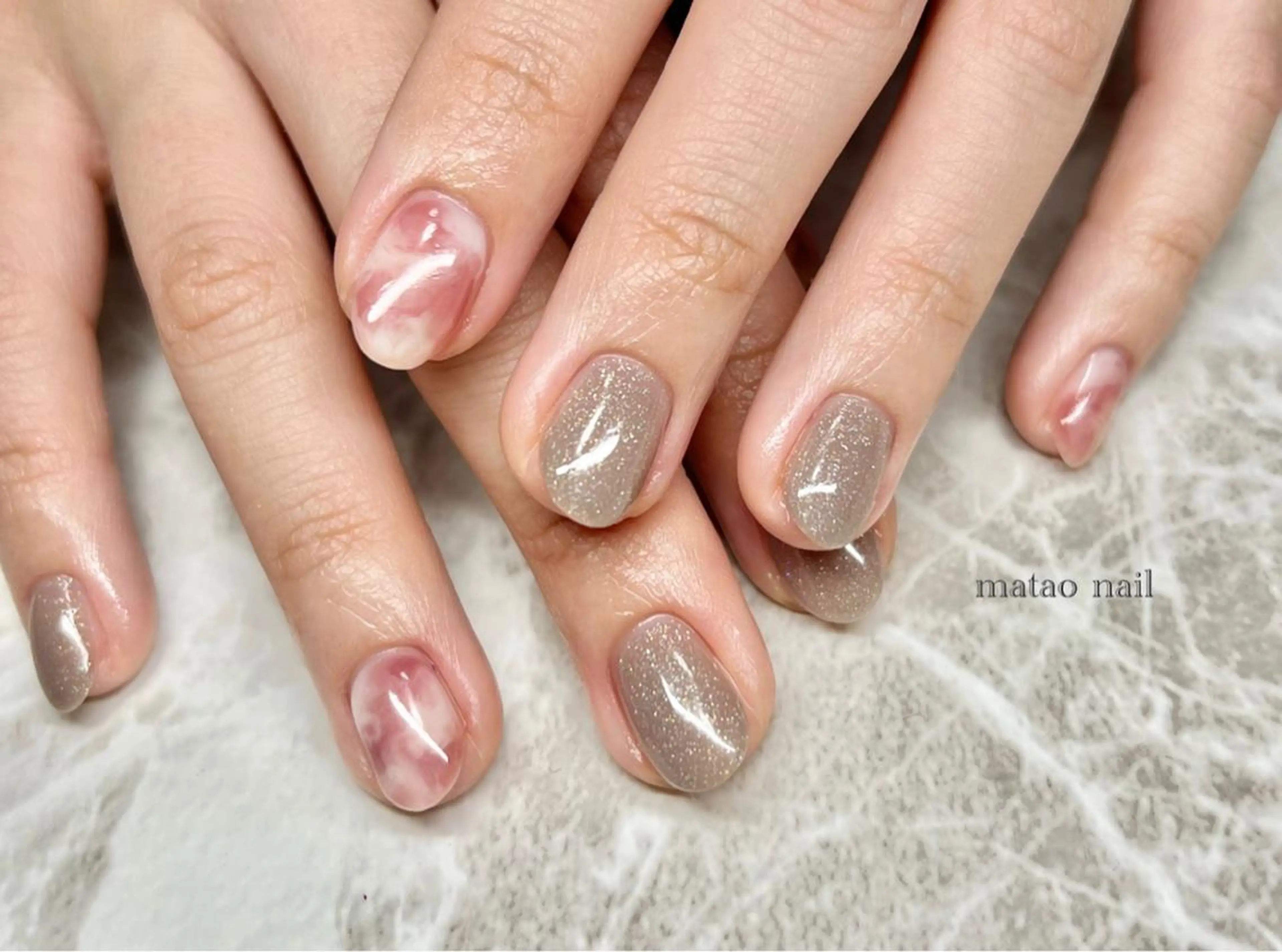 ネイル 大理石ネイル(マーブル) ニュアンスネイル ハンドネイル フットネイル matao nailの眉毛・アイブロウイメージ