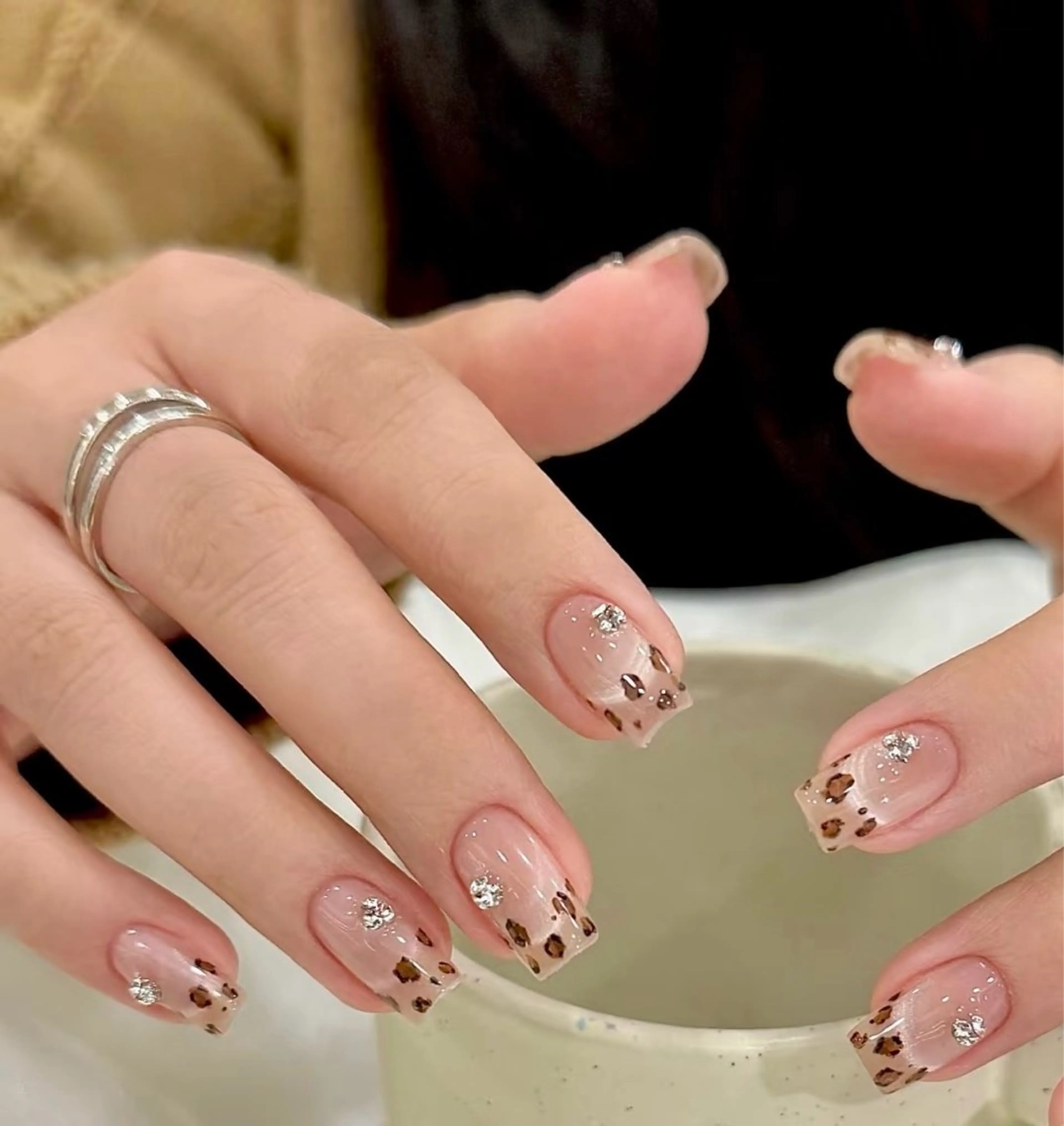 ネイル アートネイル オーロラネイル チークネイル フレンチネイル ガラスフレンチ ハンドネイル 🎀YooLi Nail salonのネイルデザイン