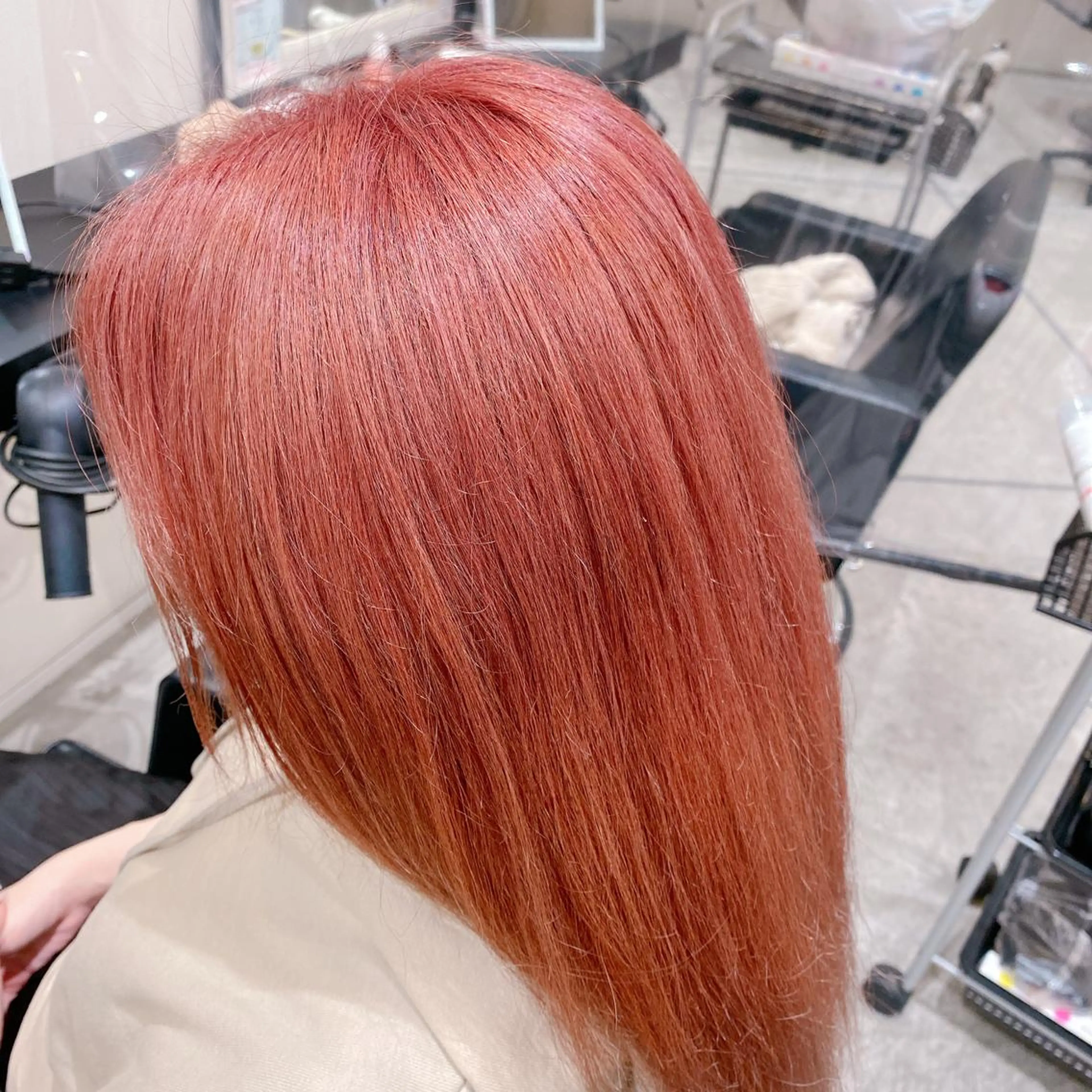 カラー ブリーチ ピンクカラー 丸尾 沙弥香のヘアスタイル