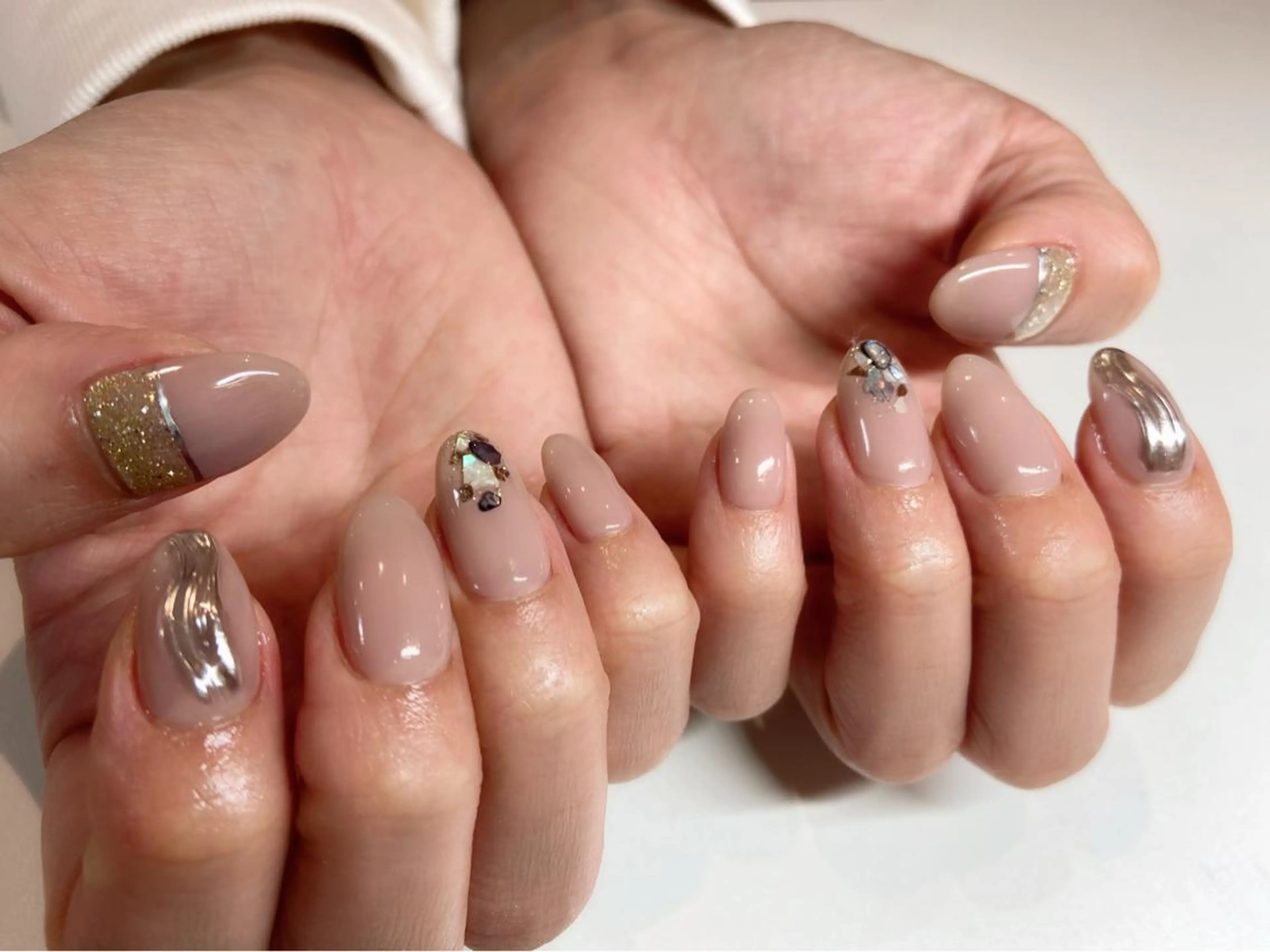 ミディアム Adore nailのネイルデザイン