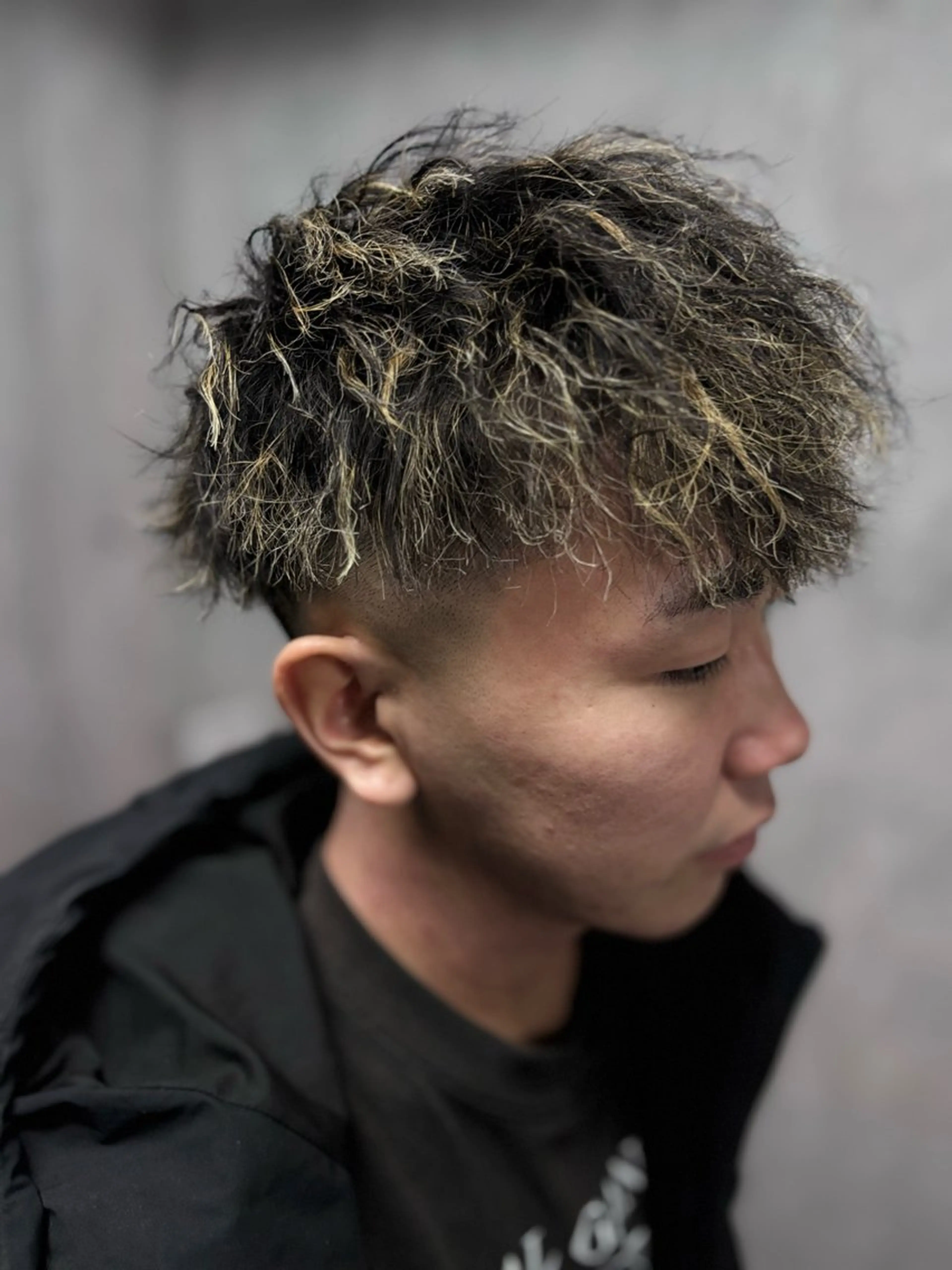 パーマ メンズ フェードカット メンズパーマ スキンフェード メンズツイストパーマ ツイストパーマ LITA住吉 そらのヘアスタイル