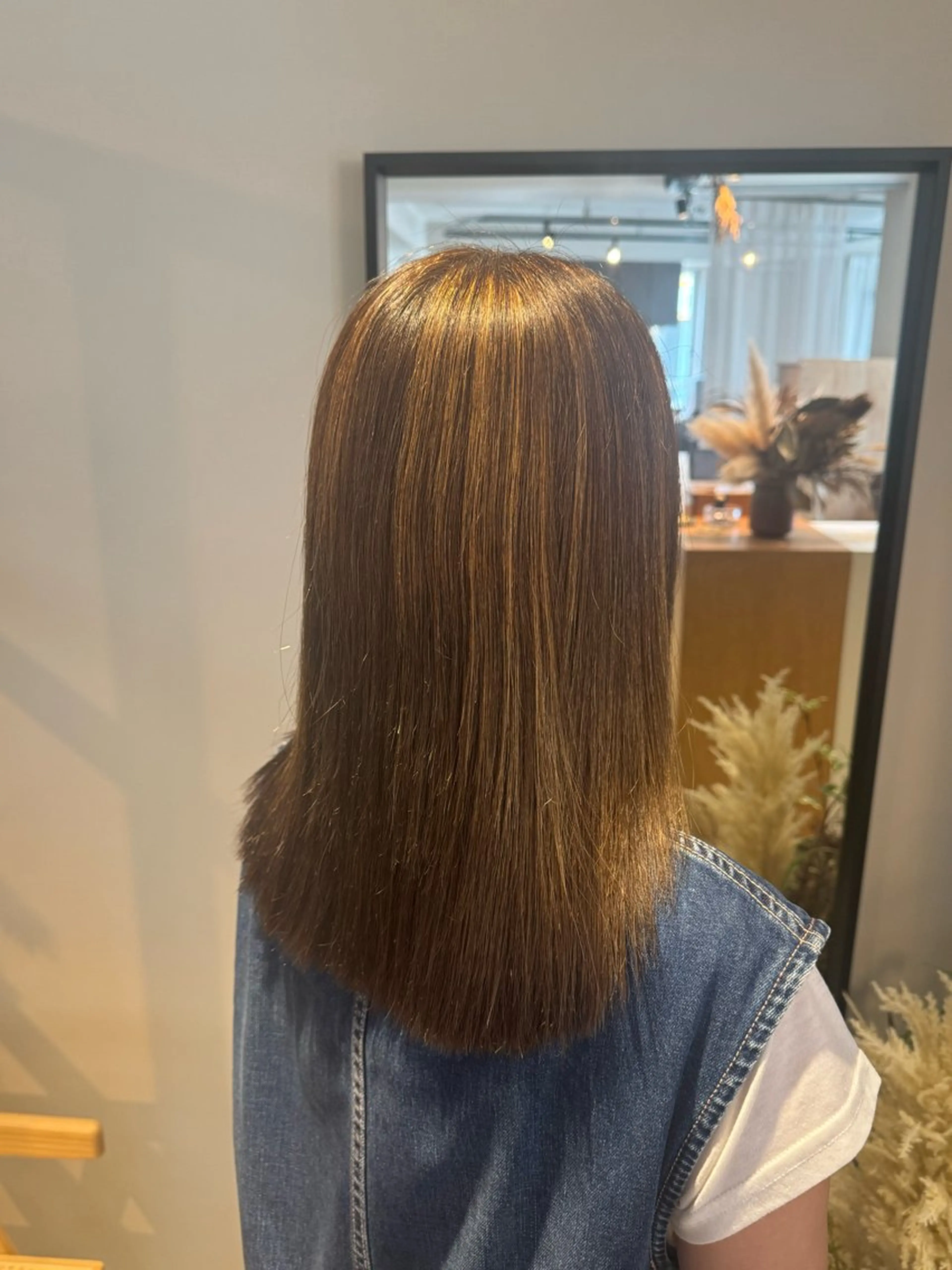 ミディアム ハイライト 縮毛矯正 酸性ストレート カイリ 【POOL】のヘアスタイル