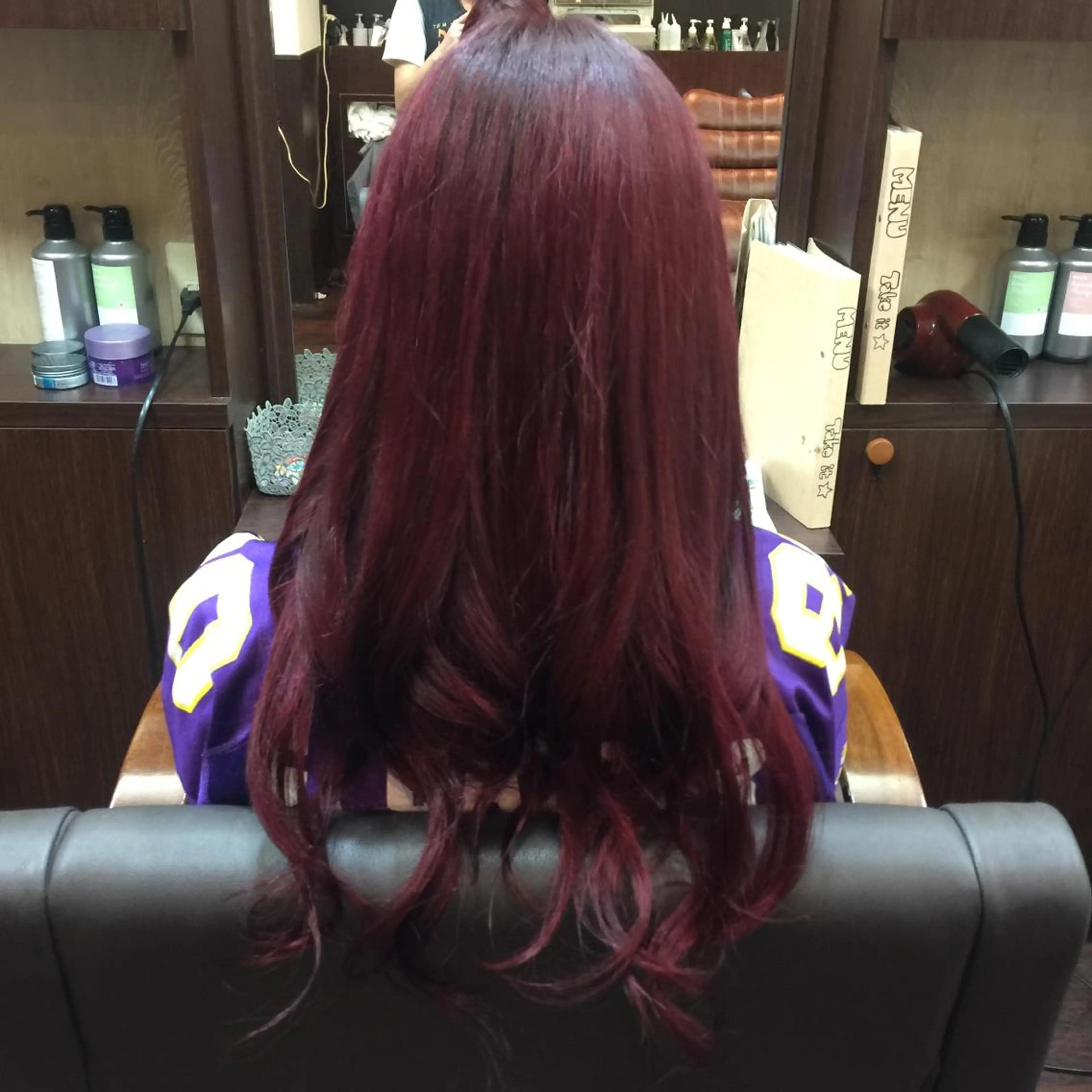 ロング カラー アッシュ ブリーチ ボルドーカラー ブラウンカラー インナーカラー POSH新宿所属・宇都 壮介のヘアスタイル