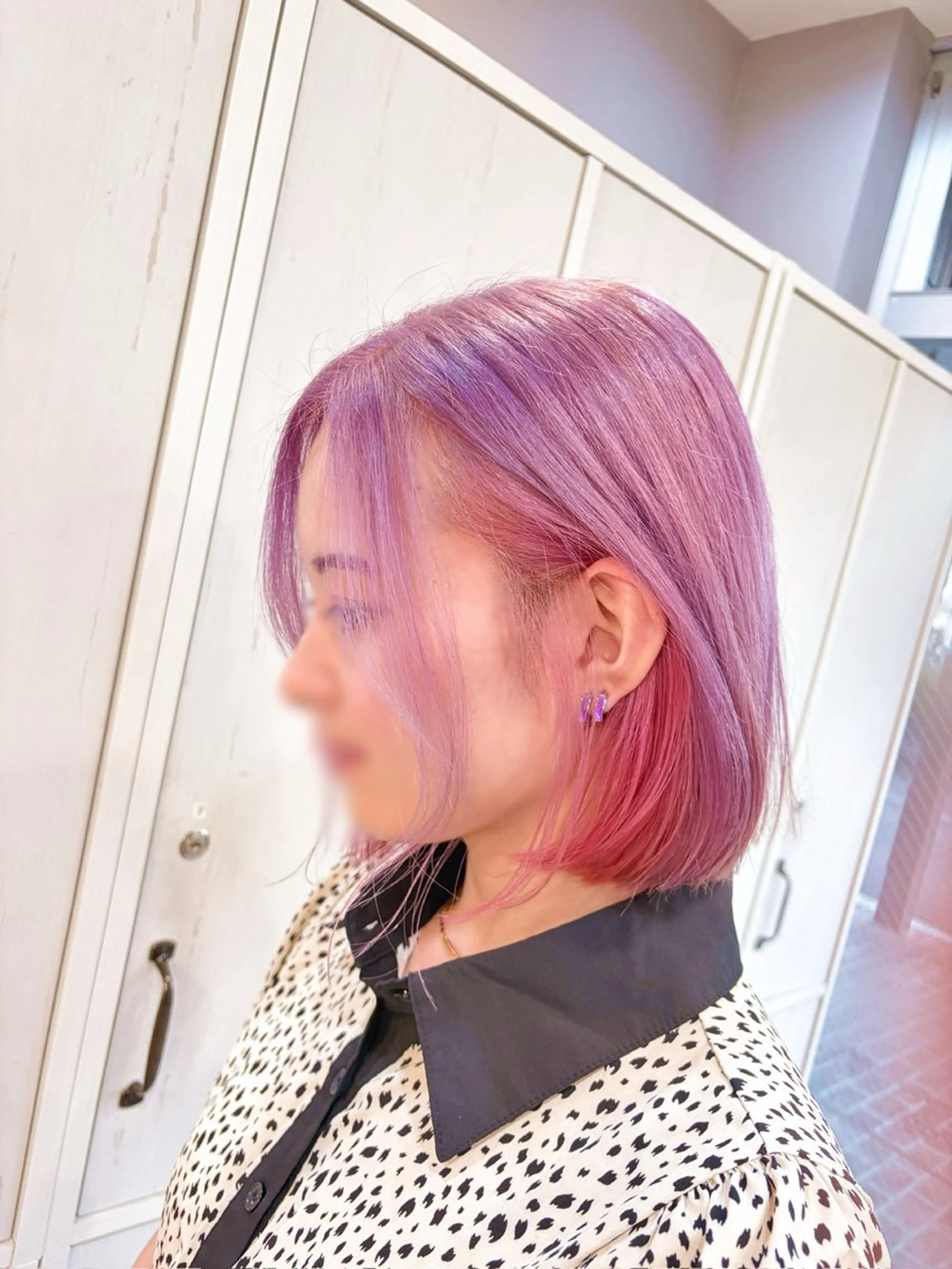 ショート パープルカラー カット ヘアカラー レイヤー/透けカラー ✨KANAのヘアスタイル