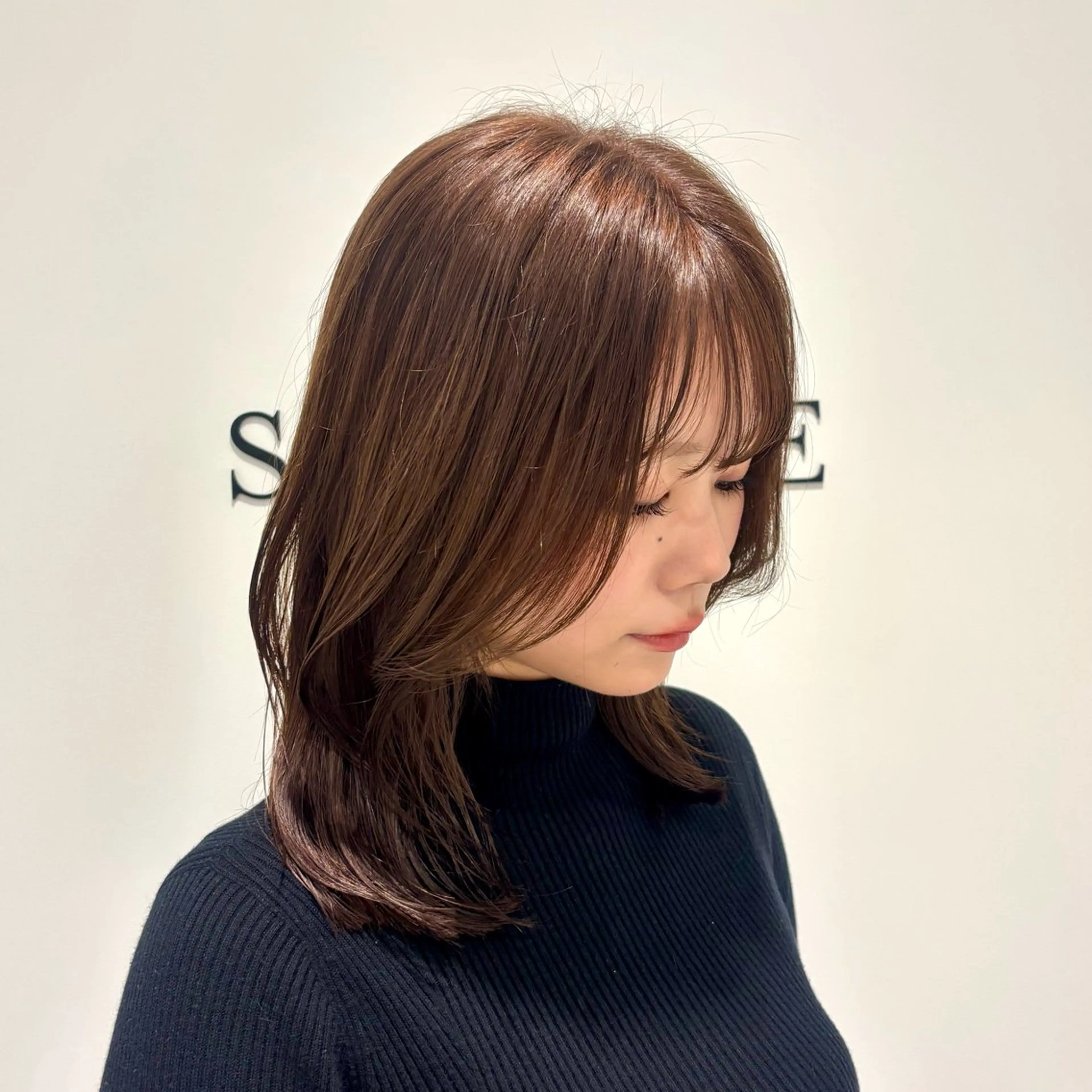 ミディアム レイヤーカット カット ヘアカラー トリートメント 艶カラー/アレンジ 💟すなおのヘアスタイル