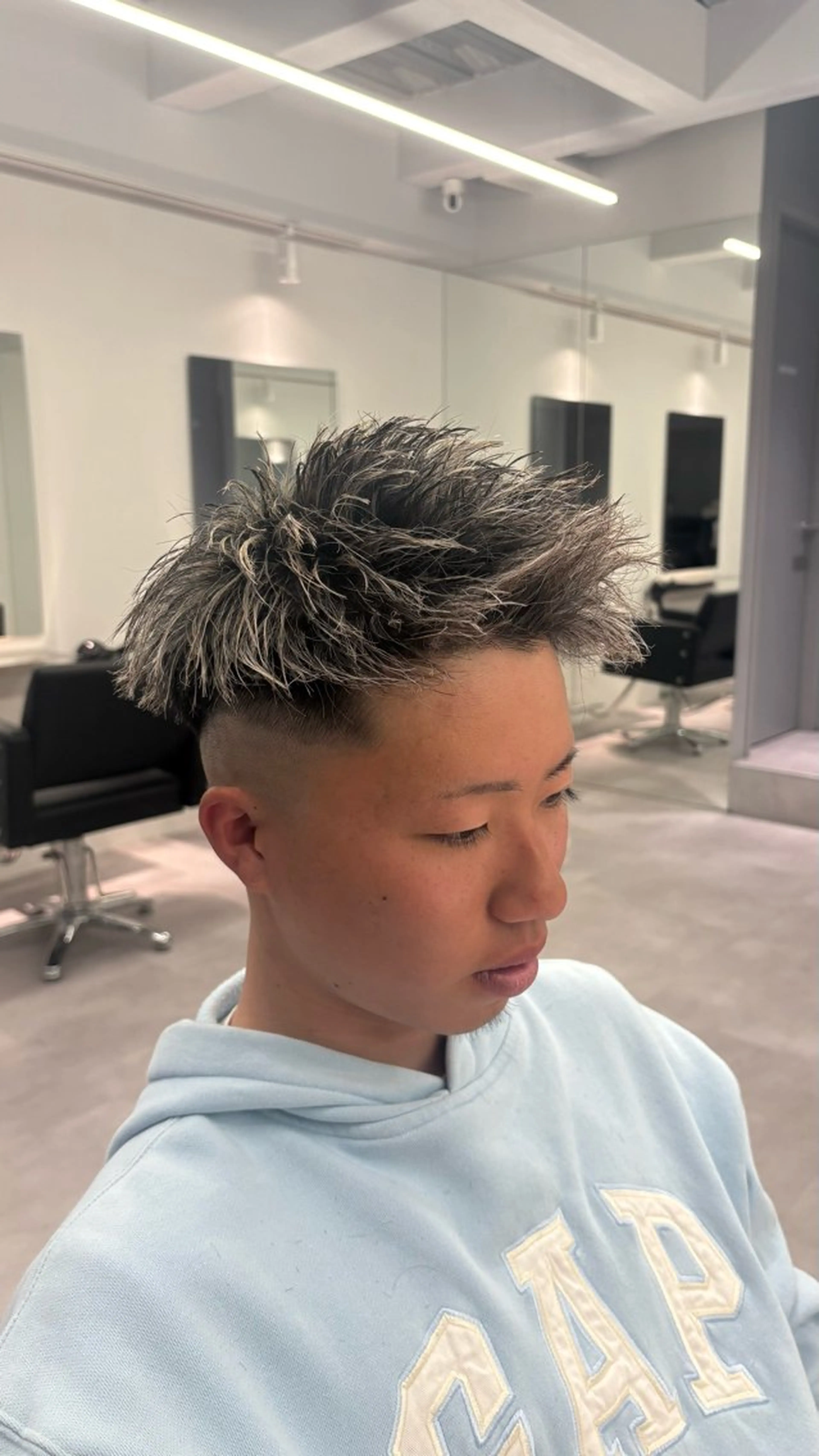 ショート カラー メンズ メンズハイライト モヒカン ハイライトカラー ハイライト カット PARK by  CREAM所属・高橋 周のヘアスタイル