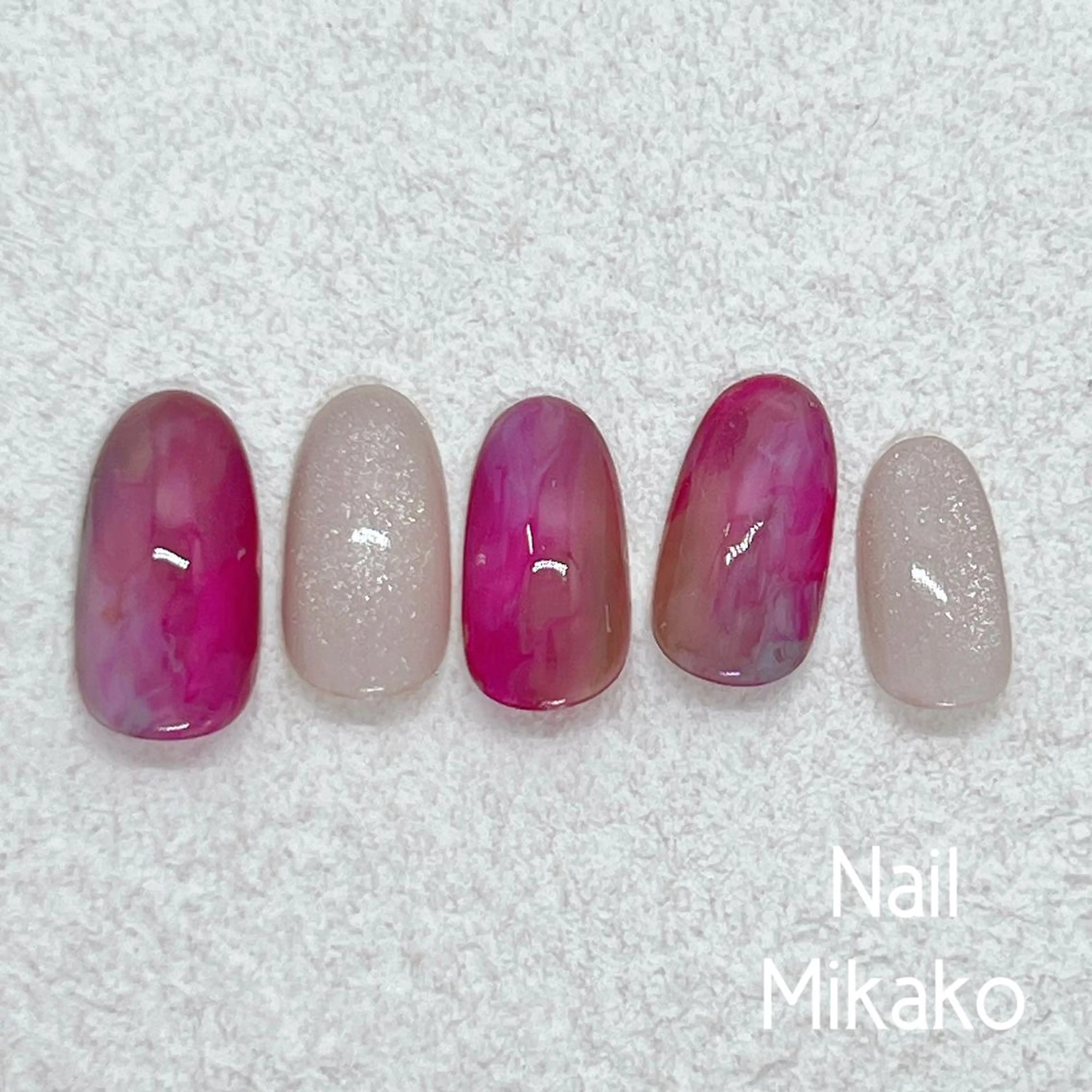 ネイル マグネットネイル 大理石ネイル(マーブル) ニュアンスネイル ピンク Nail Mikakoのネイルデザイン