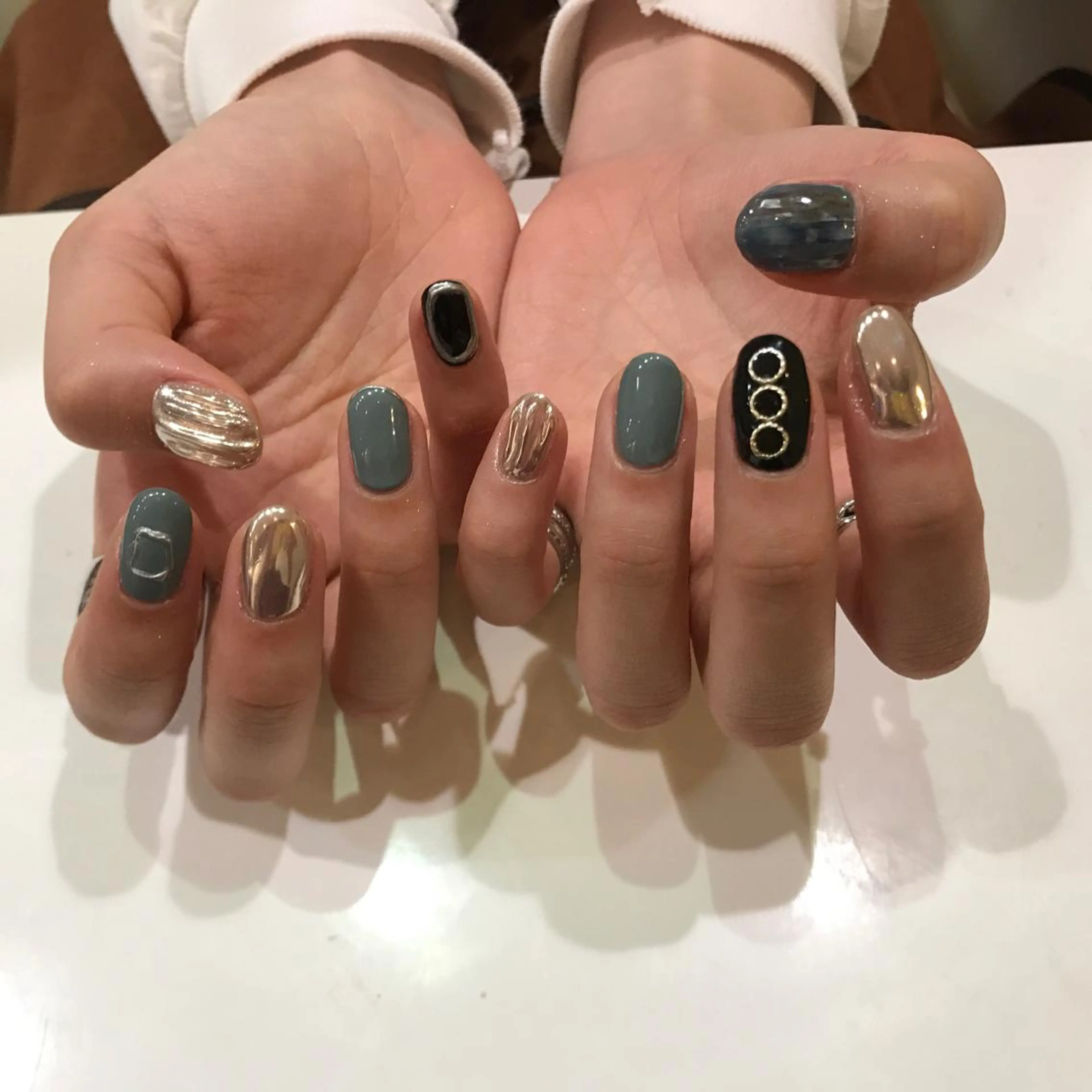 ネイル 12nail所属・大塚 彩沙のネイルデザイン