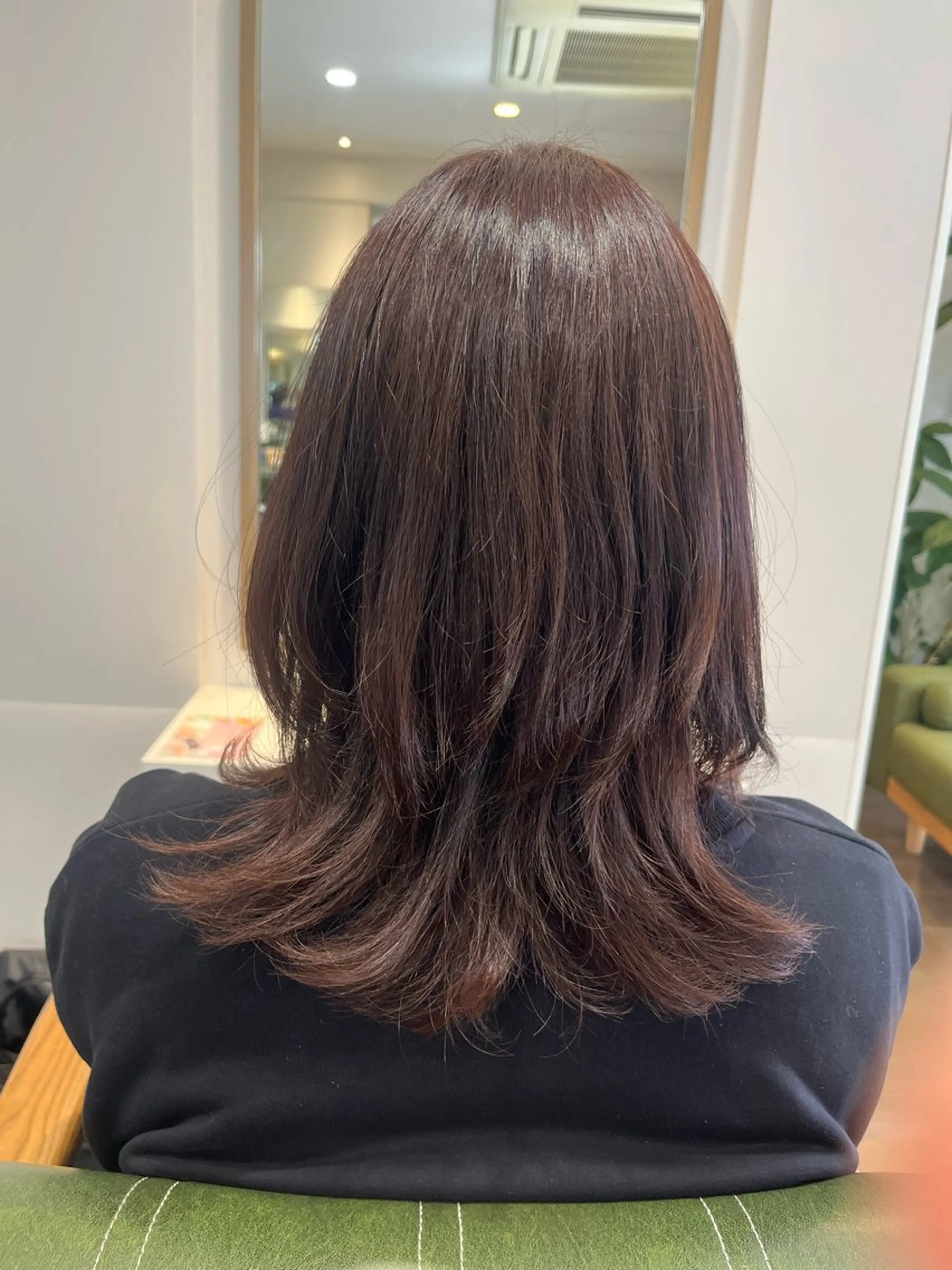 セミロング 小鴨 美佳のヘアスタイル