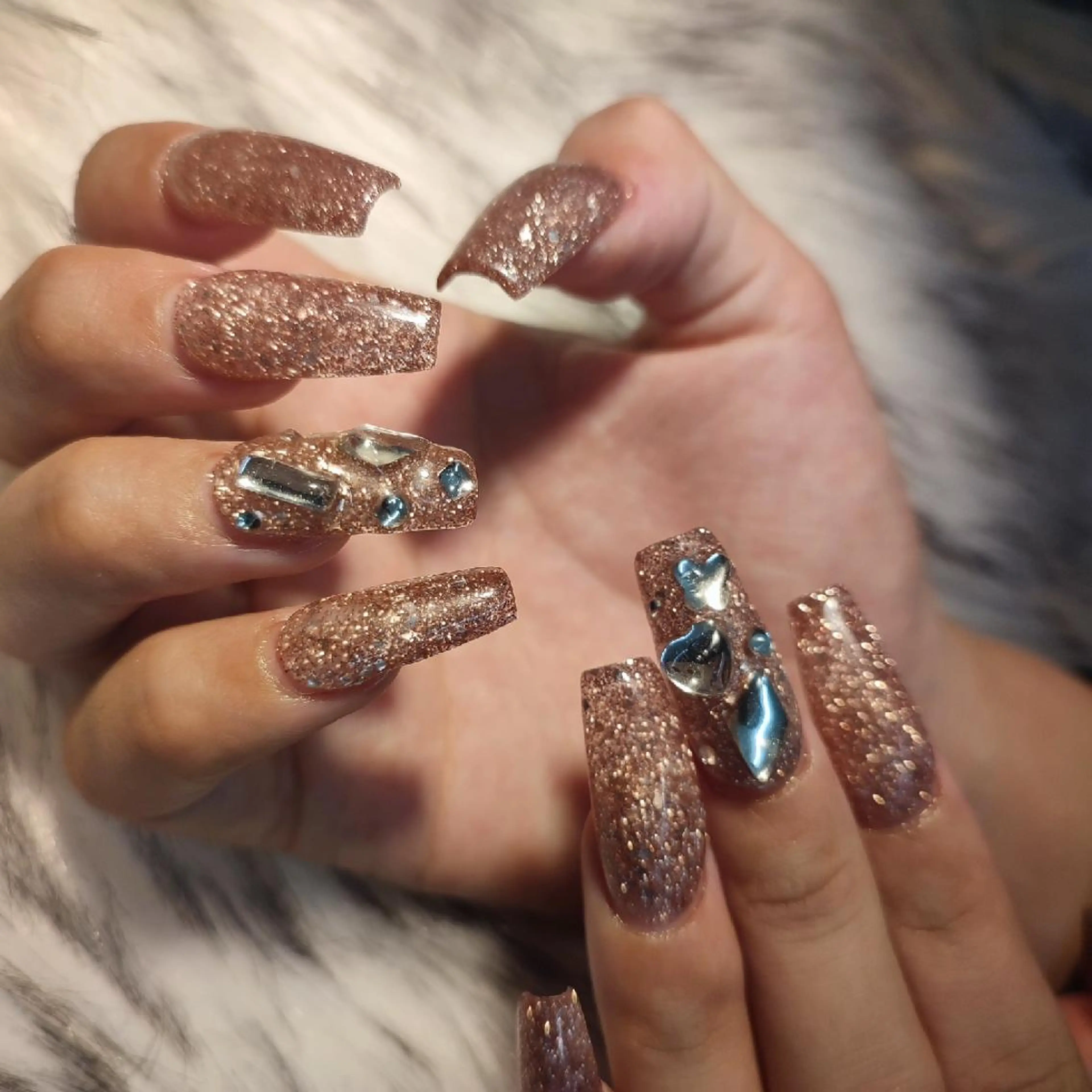 ネイル ハンドネイル RUNWAY 　　の眉毛・アイブロウイメージ