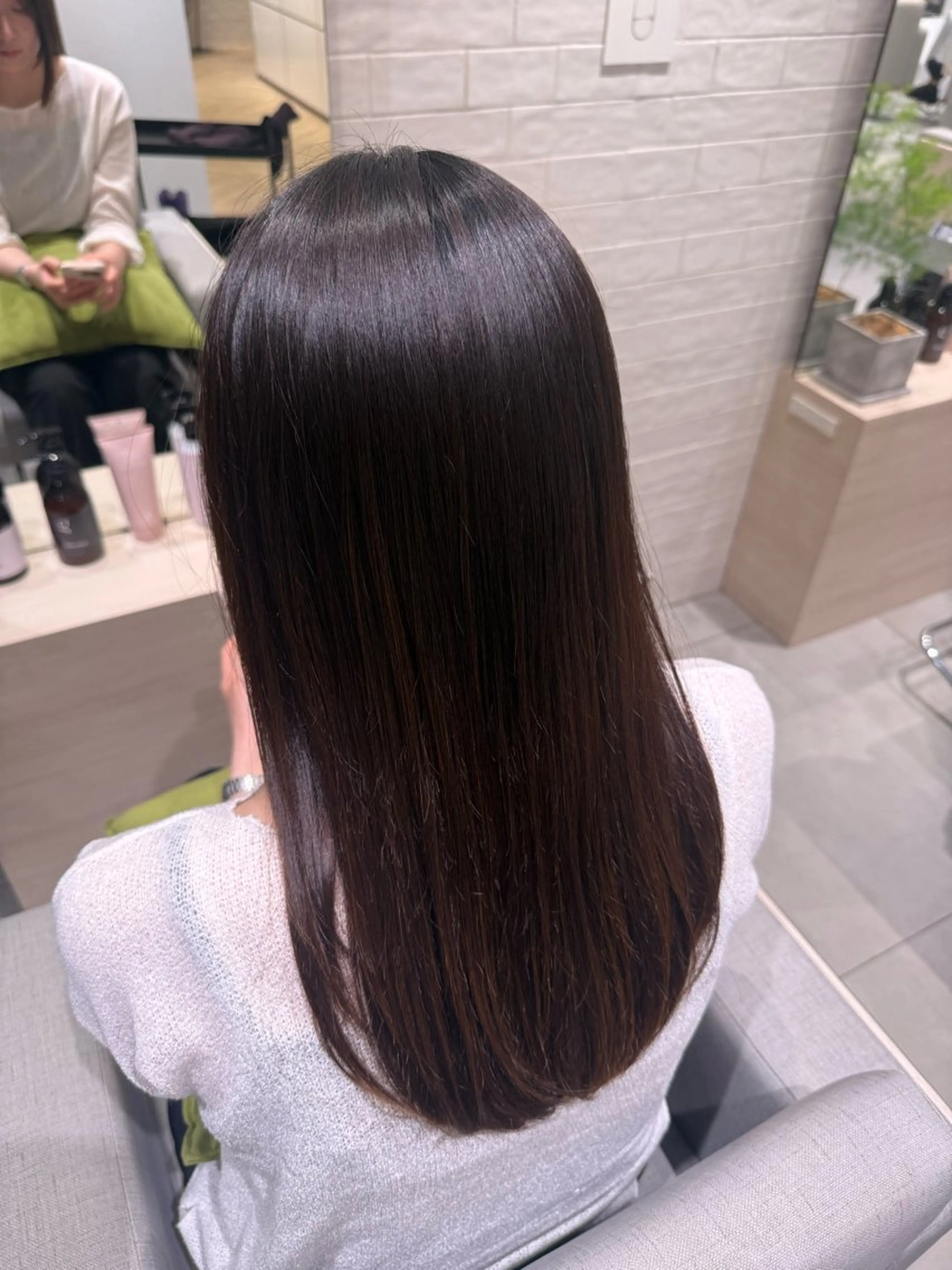 ロング stair:case 小林沙瑛のヘアスタイル