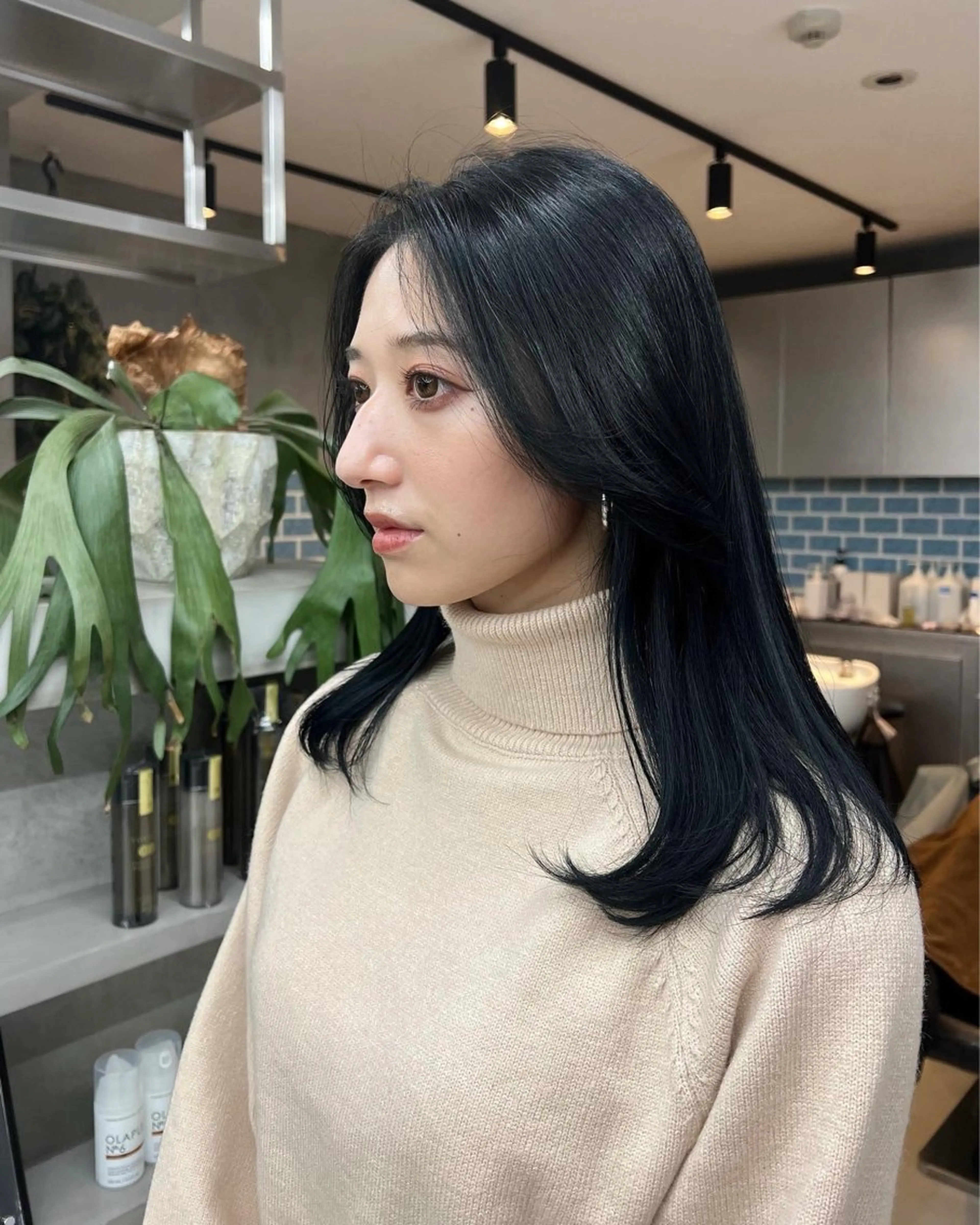 セミロング カラー ブルーカラー 韓国ヘア 🎀華澄のヘアスタイル