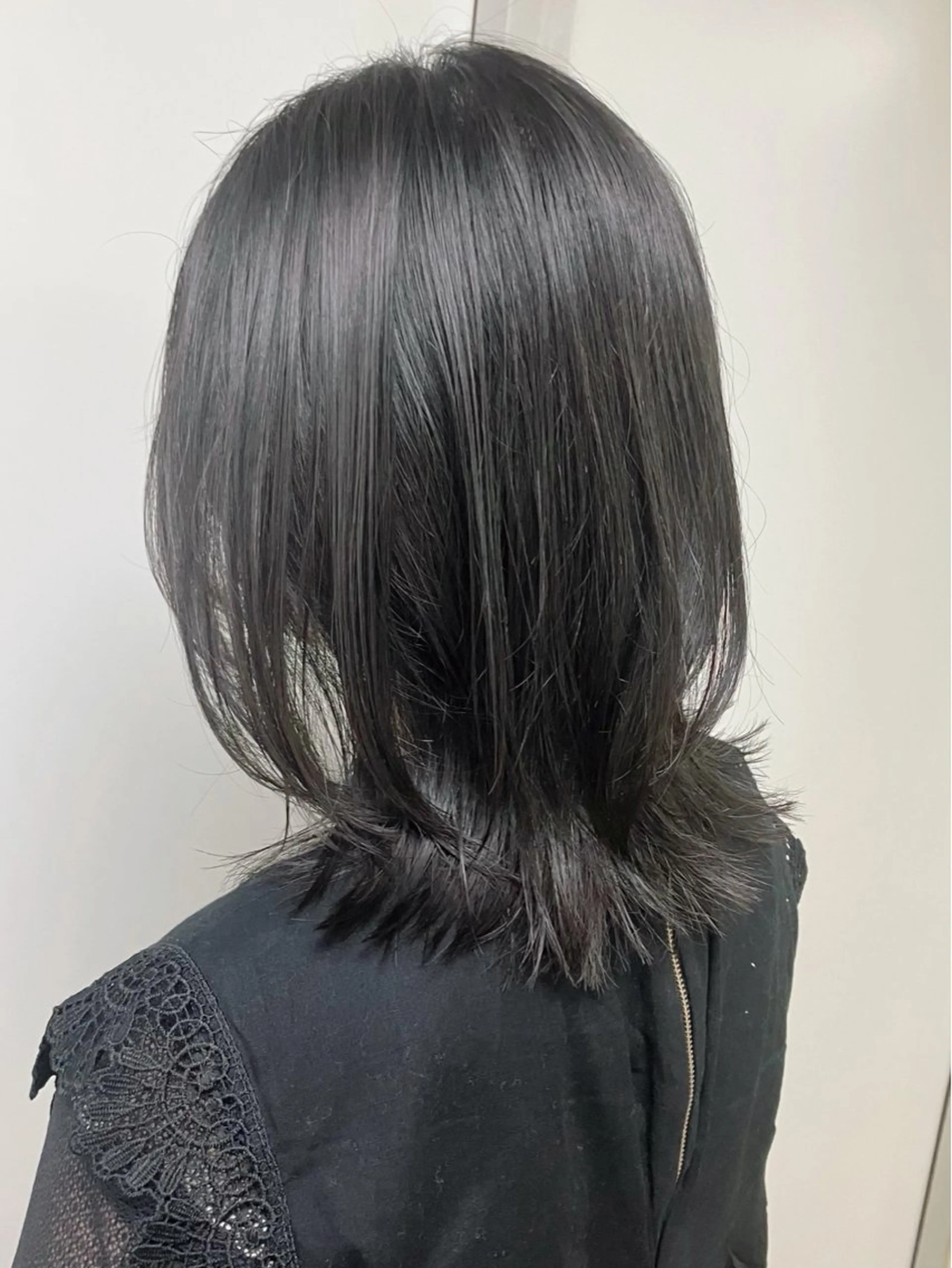 ミディアム ショートボブ ミディアムレイヤー ボブ レイヤーカット 似合わせカット fumikaブリーチ /ウルフのヘアスタイル