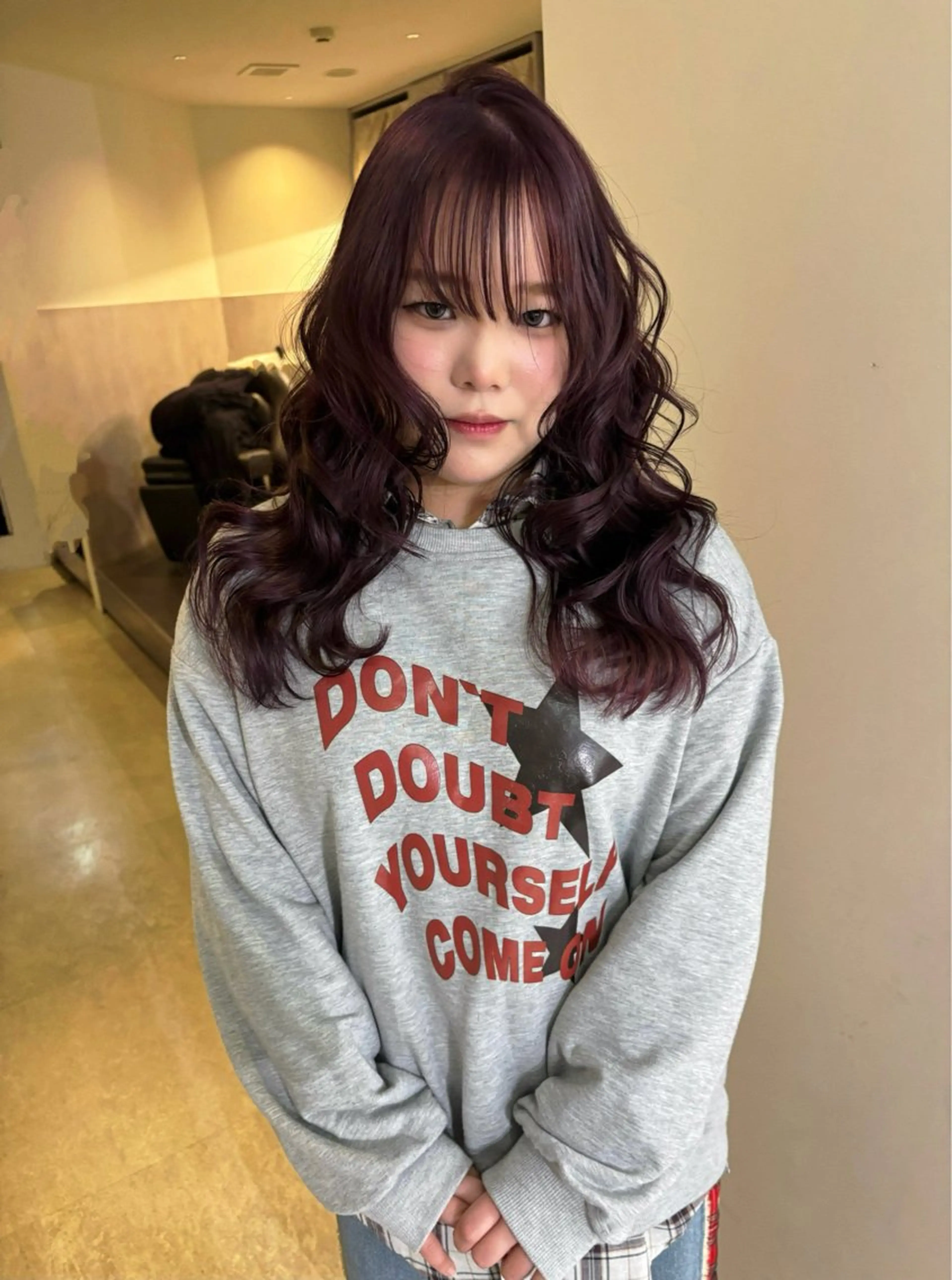 カラー ブリーチ 透明感カラー ピンクカラー レッドカラー ヘアカラー rinka/暖色 ボブカットモデルのヘアスタイル