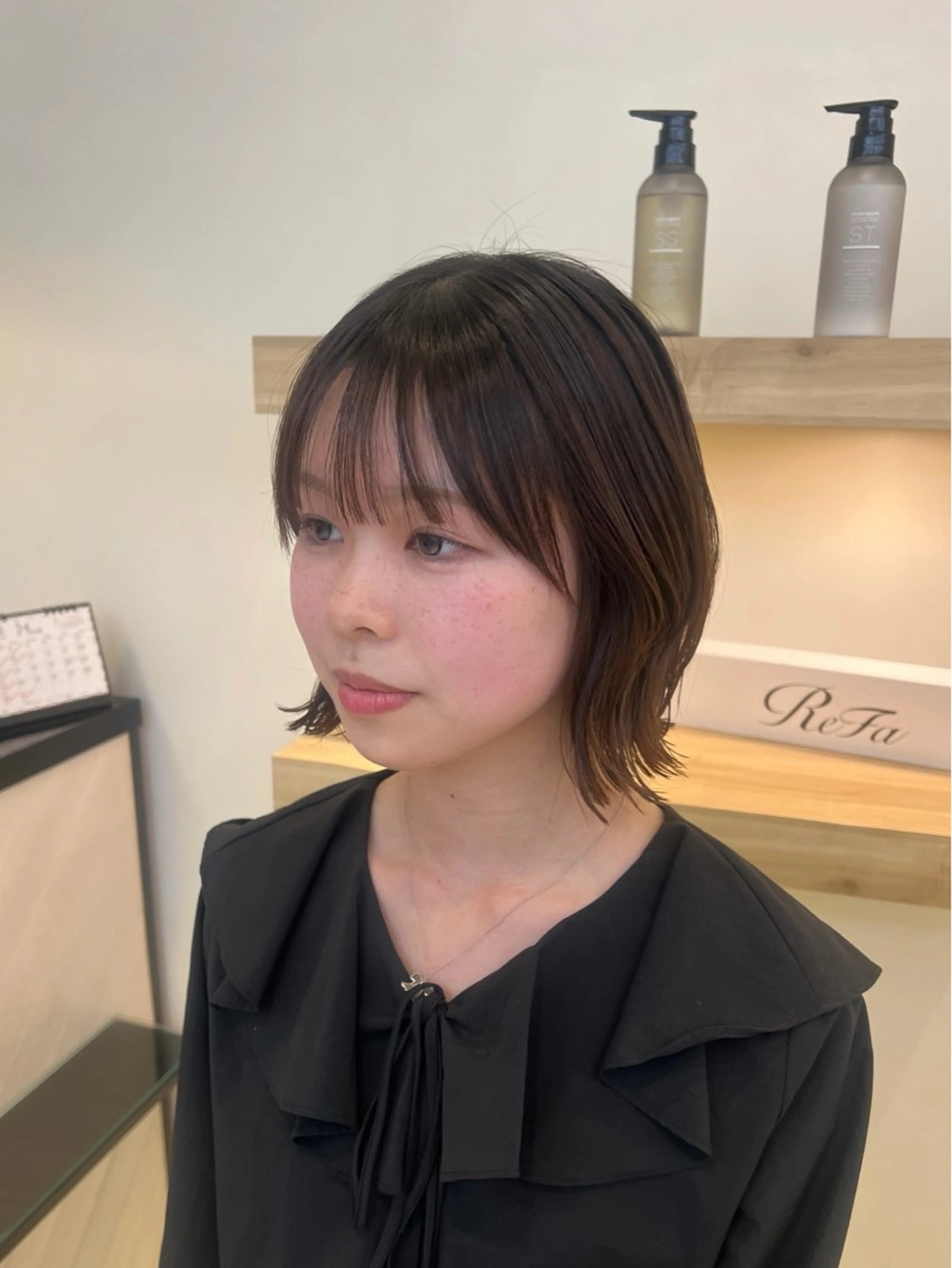 ミディアム カラー カット ヘアカラー ‎💚韓国風レイヤー 🇰🇷💚 ちえのヘアスタイル