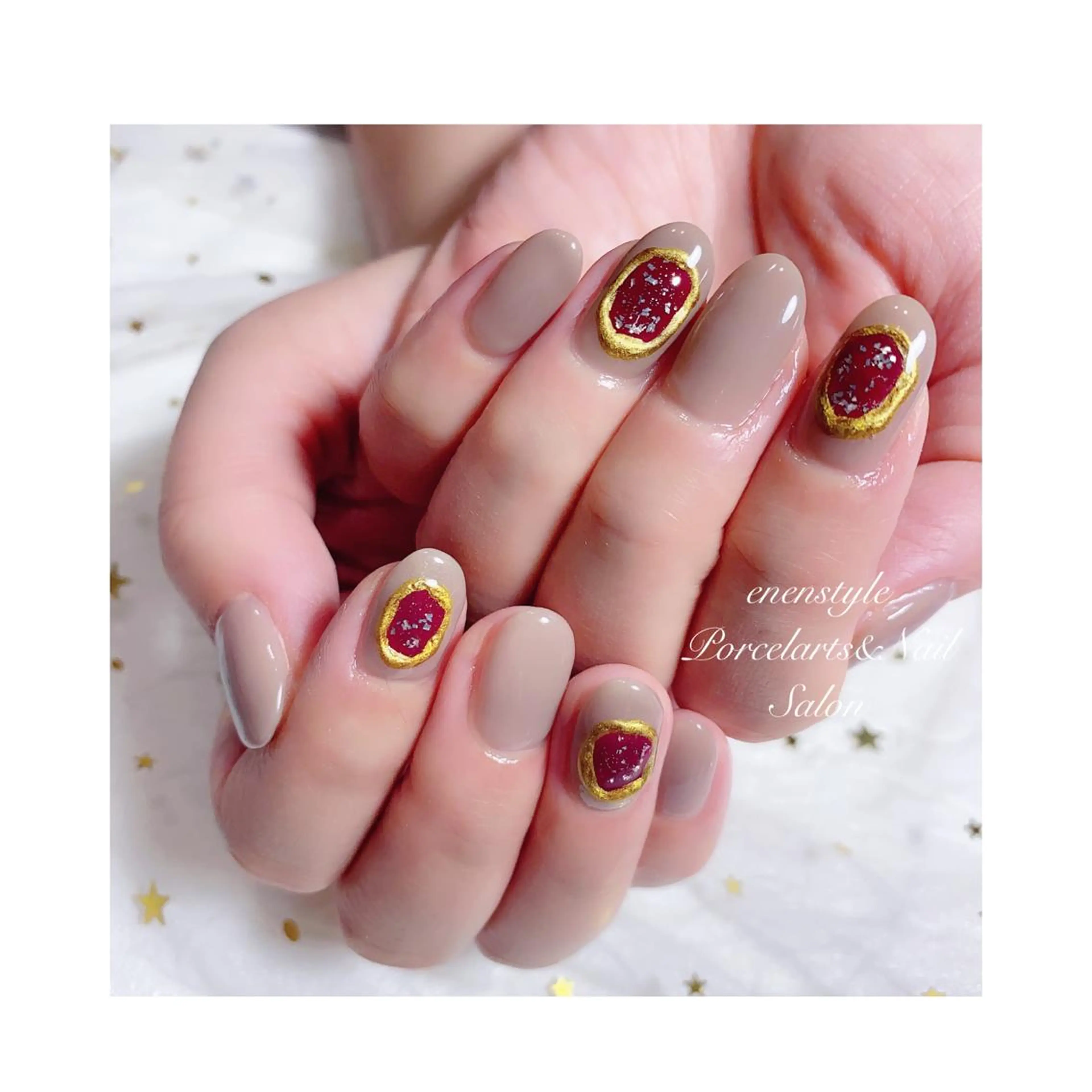 ミディアム ネイル ジェルネイル ニュアンスネイル オフィスネイル ワンカラーネイル パラジェル ハンドネイル 👑enen style👑のネイルデザイン