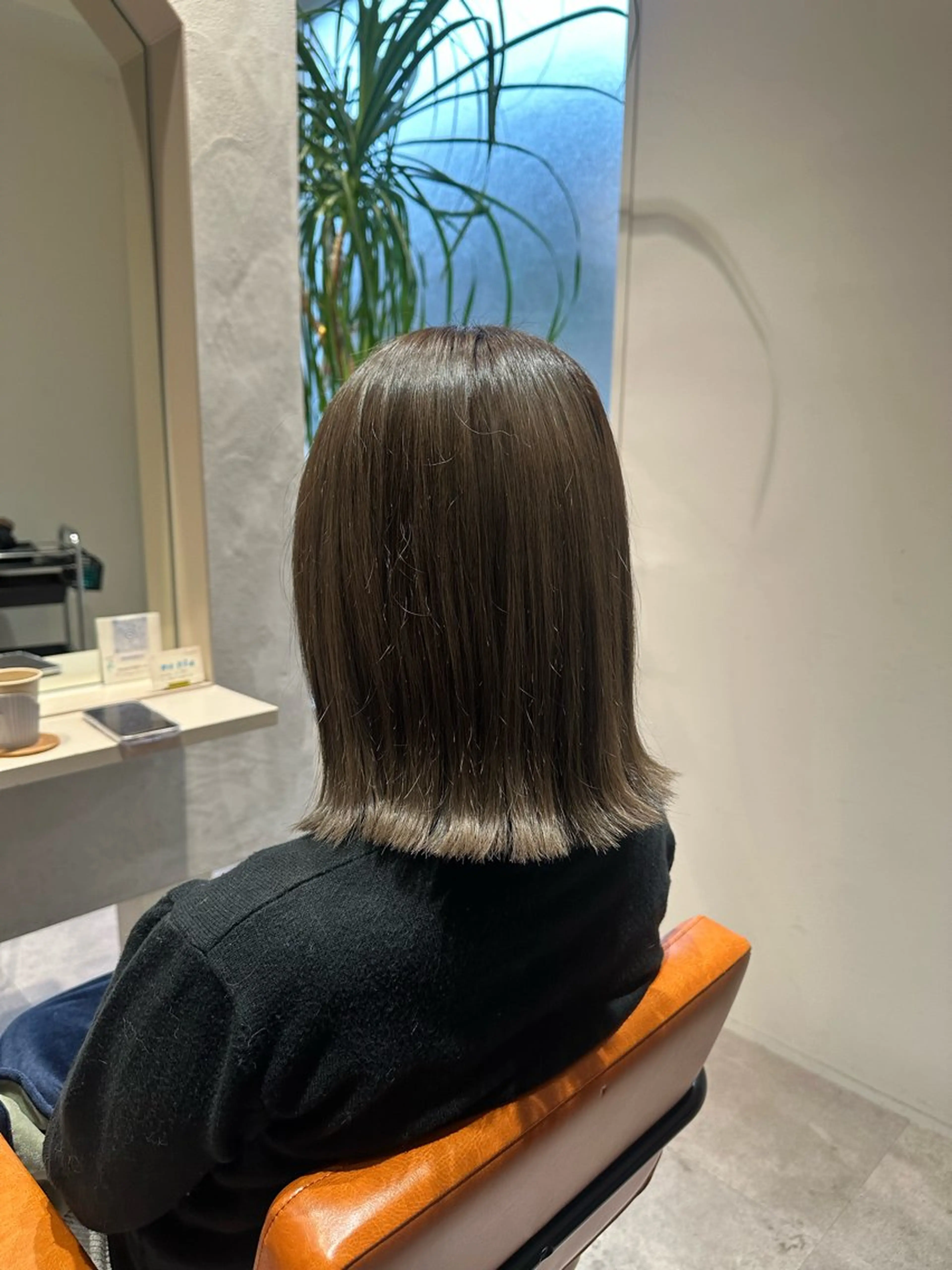 セミロング カラー 透明感カラー ダブルカラー グレージュ 荒木 千琴のヘアスタイル