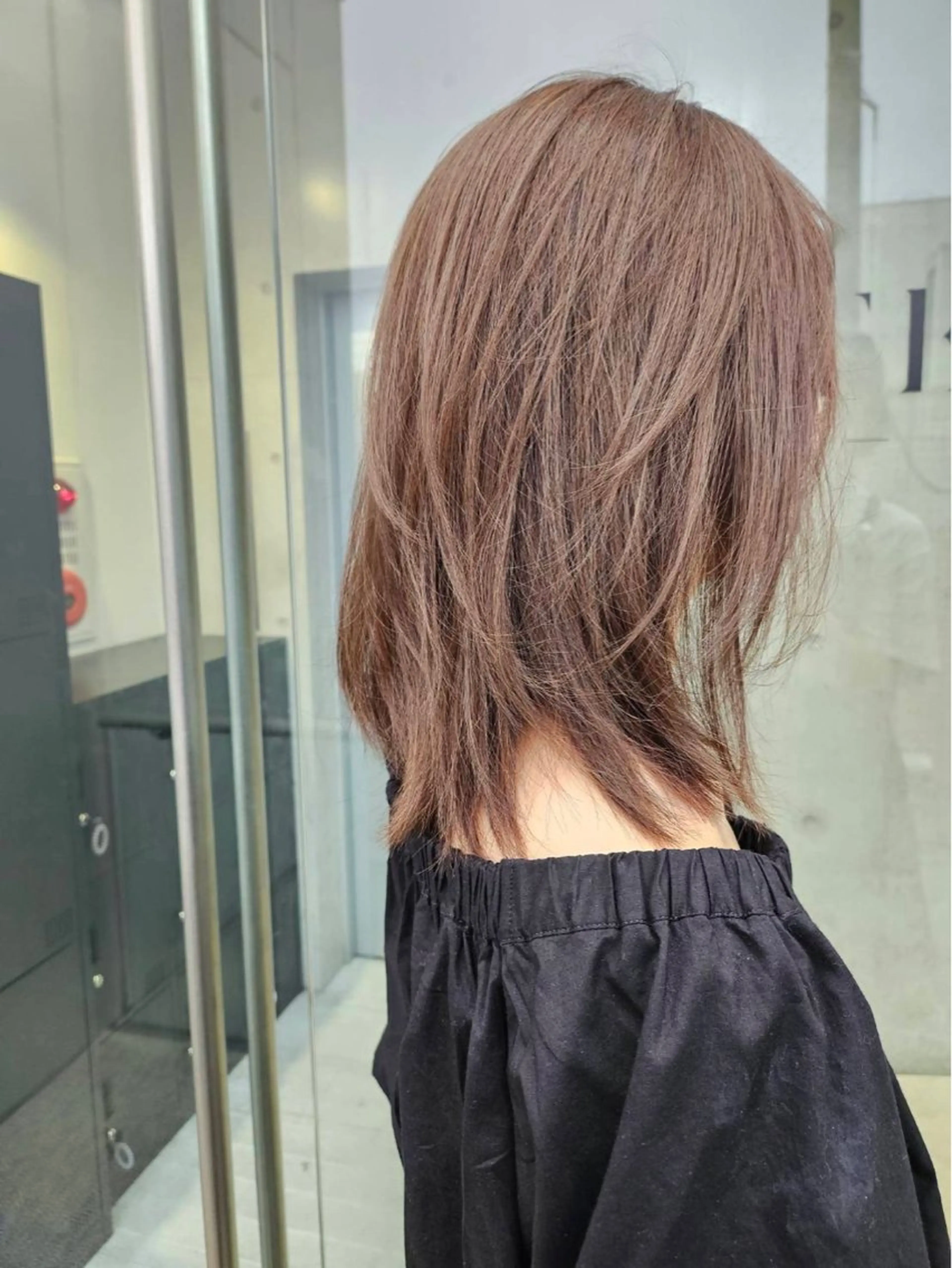 ミディアム カラー ミディアムレイヤー レイヤーカット カット ヘアカラー トリートメント 【銀座】艶髪/上品な カラー特化/涼/駅近のヘアスタイル