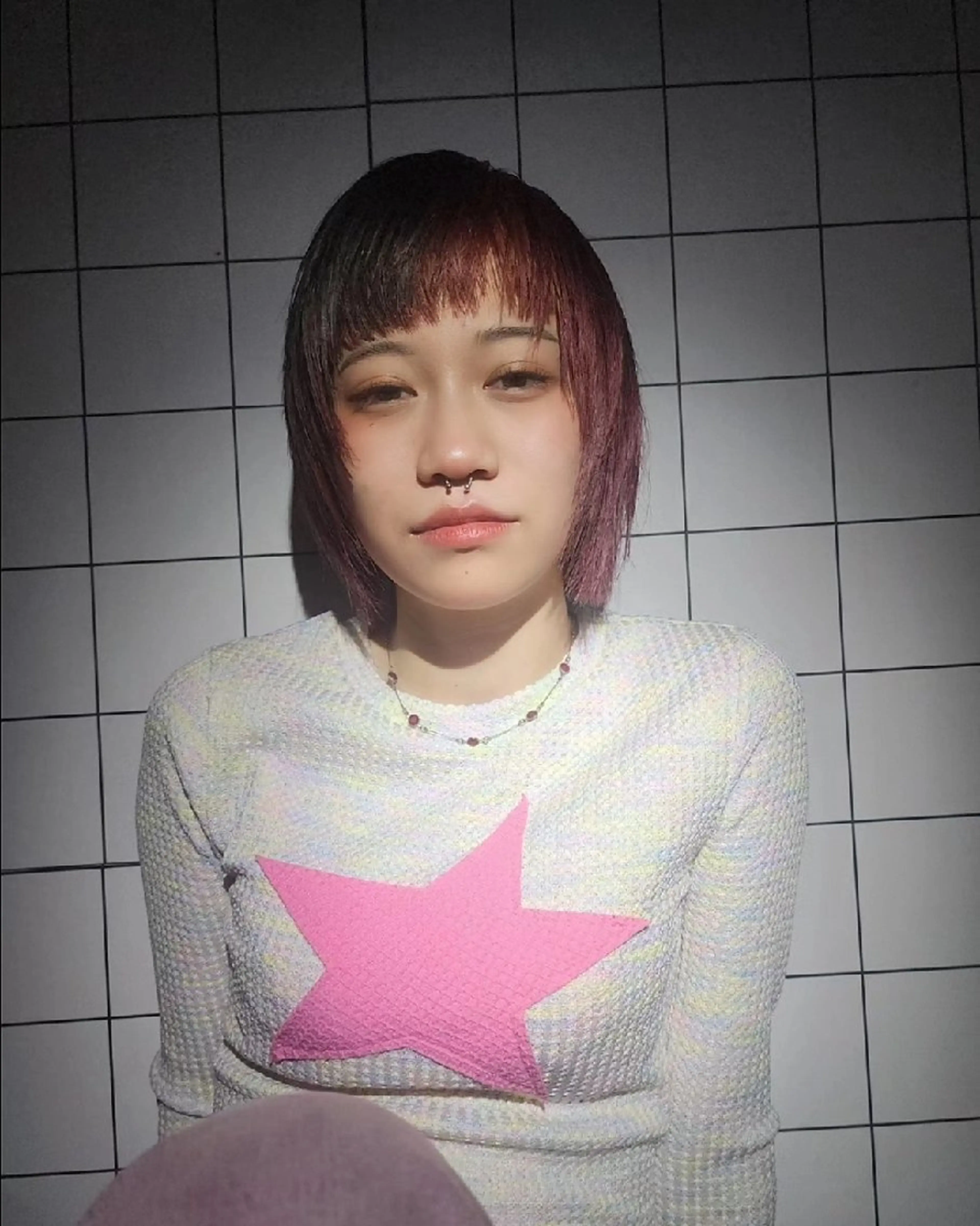 ショート カラー 黒髪 ブリーチ ピンクカラー 顔まわりレイヤー 顔周りカット ハイトーン/ブリーチ /デザインカラーのヘアスタイル