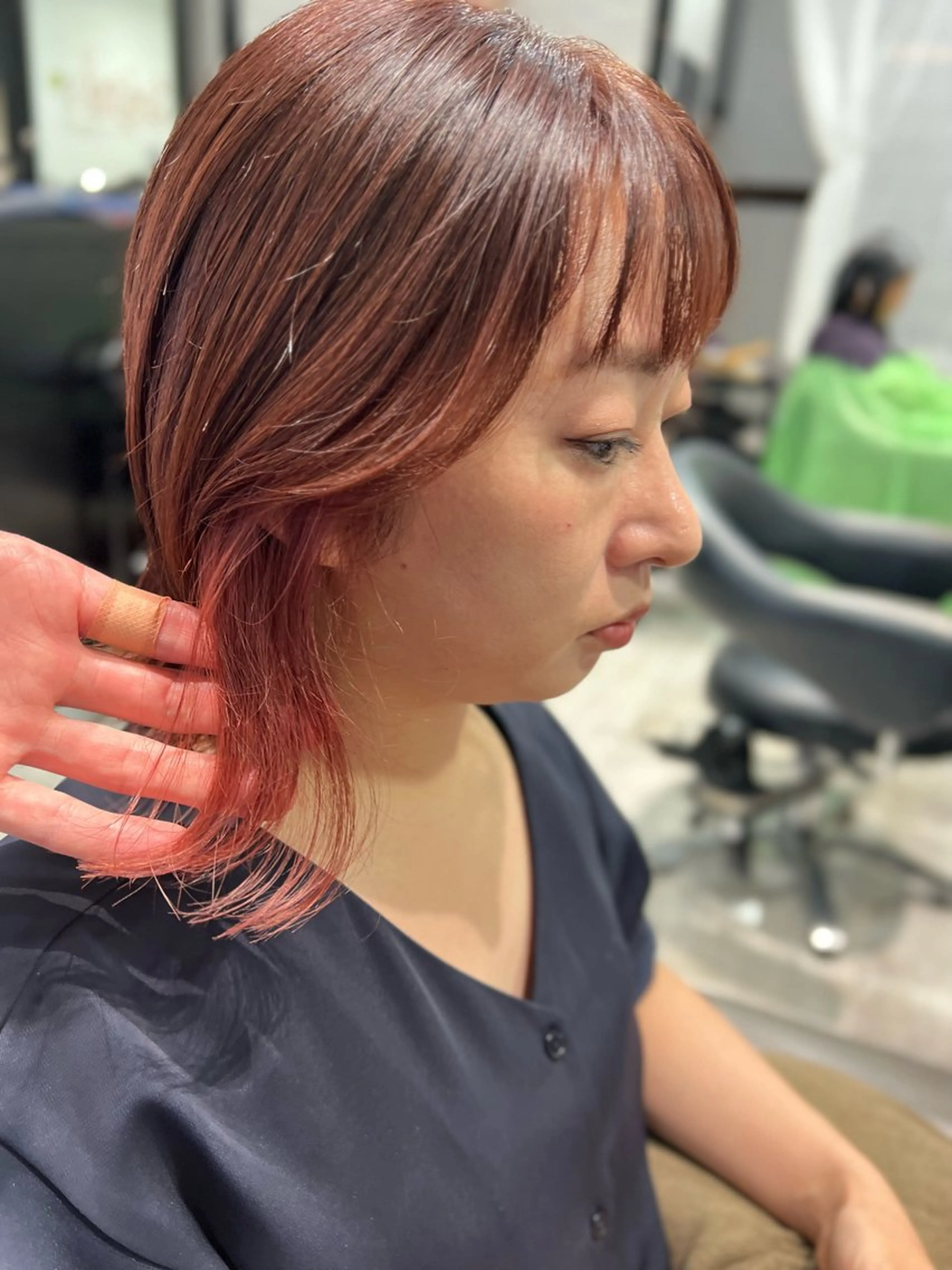 ミディアム カラー ブリーチ 透明感カラー インナーカラー ピンクカラー ボブ 伊藤 早人のヘアスタイル