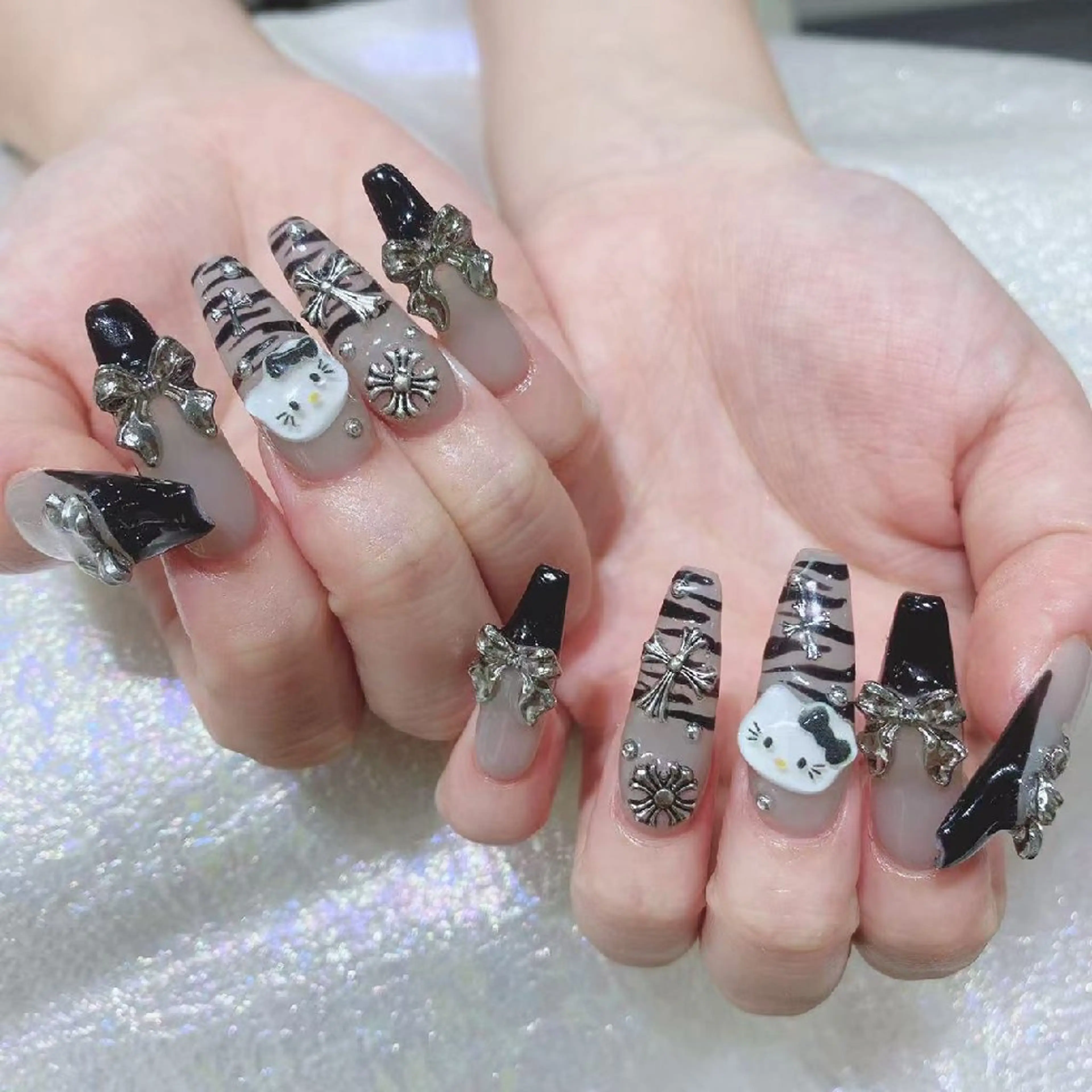 ネイル ハンドネイル Queens みなみのネイルデザイン