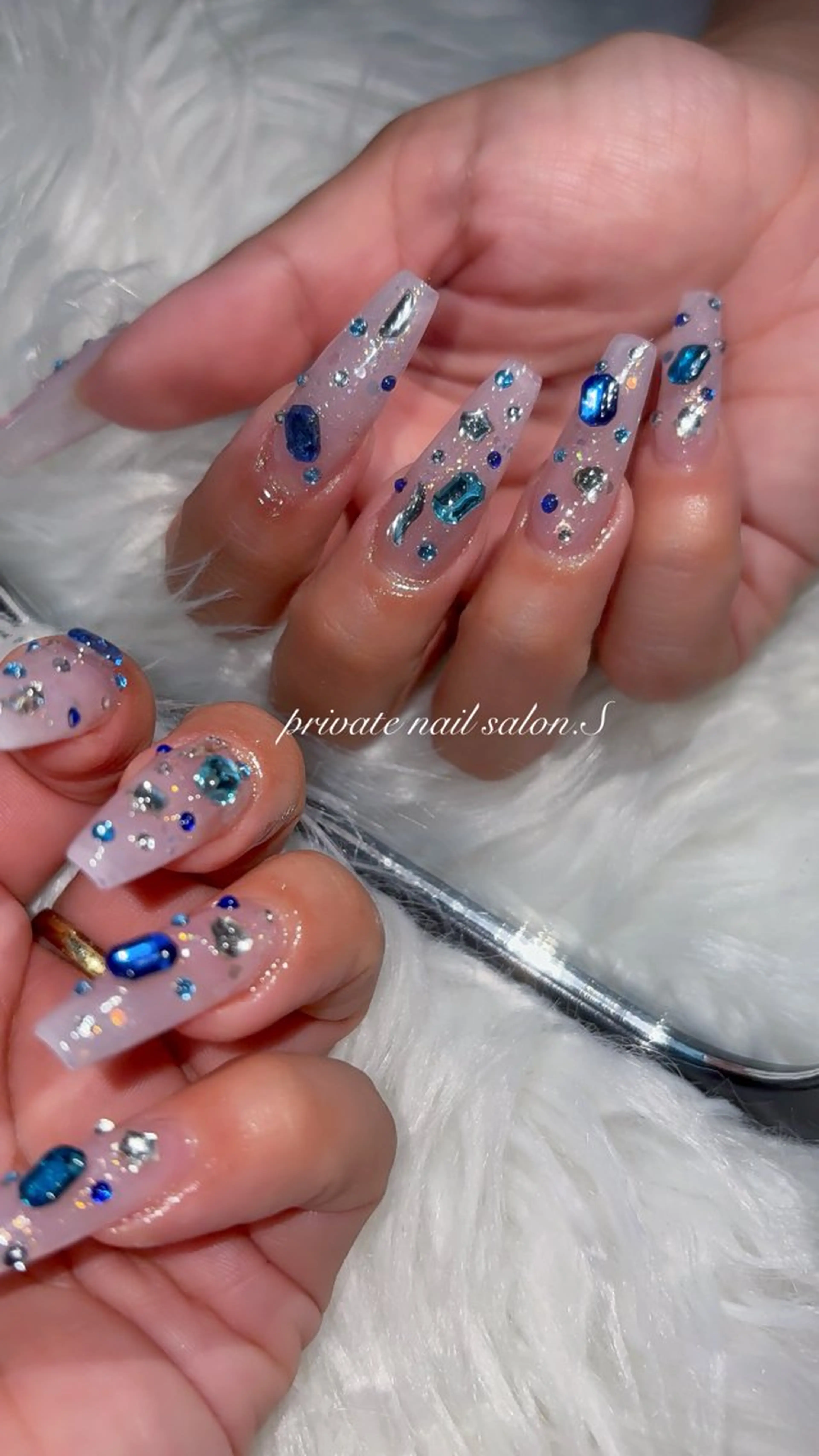 ネイル ジェルネイル キラキラネイル スカルプネイル ハンドネイル 関山 志乃のネイルデザイン