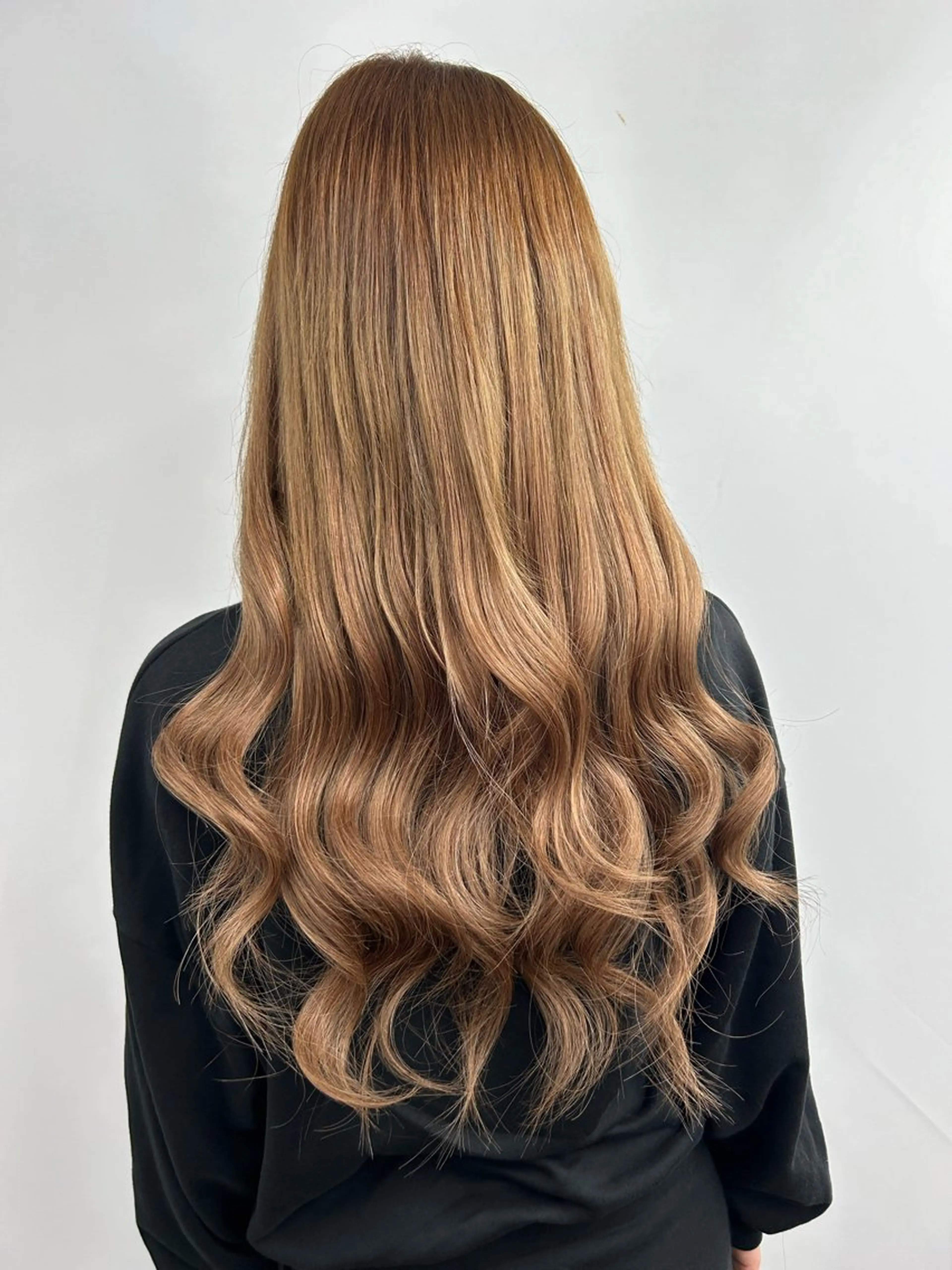 ロング カラー シールエクステ バレイヤージュ ベージュカラー ダブルカラー ハイライトカラー カット ヘアカラー トリートメント エクステ ヘアセット レイヤー/エクステ alpha下妻のヘアスタイル