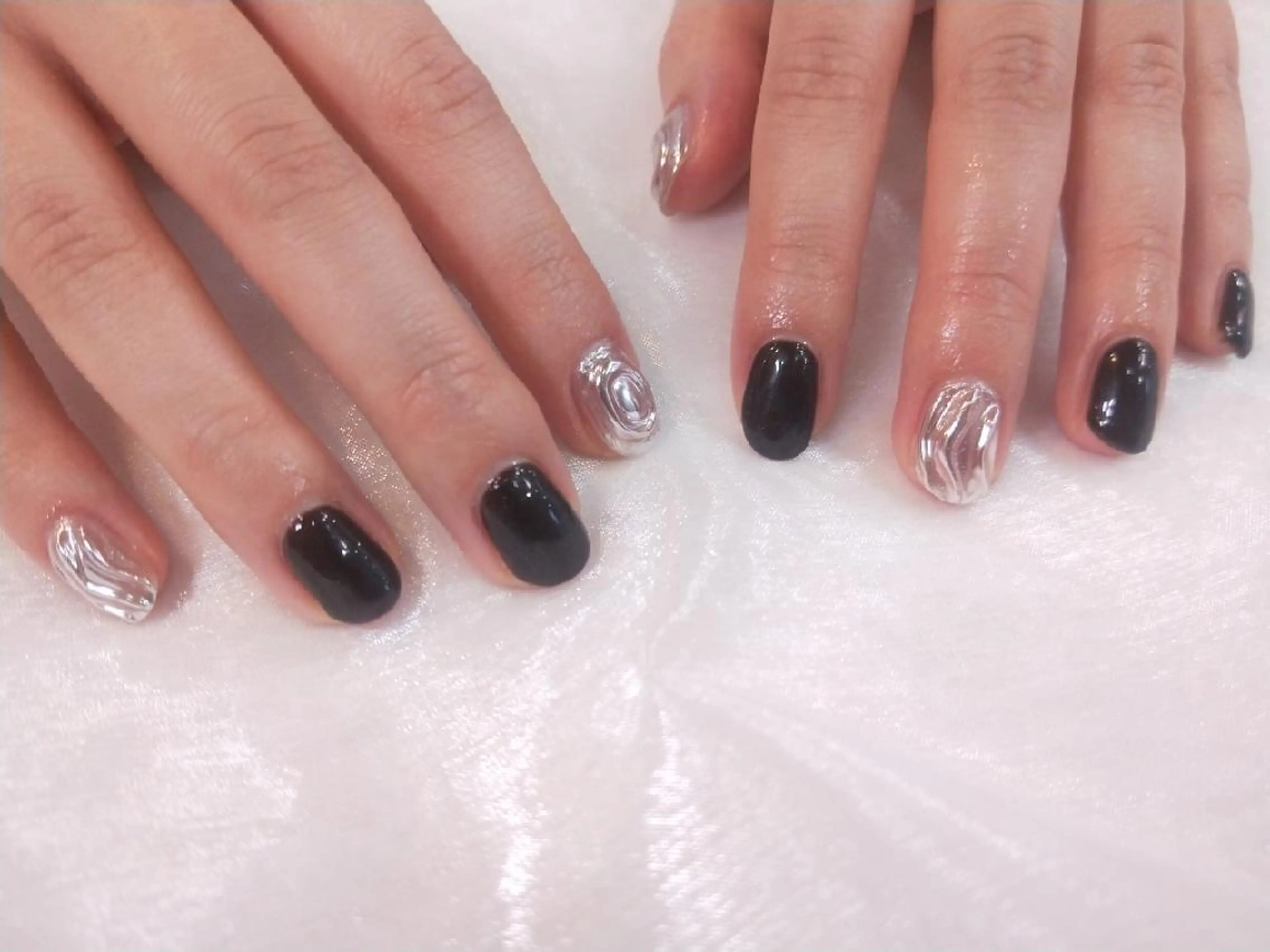 ネイル ハンドネイル ハンドケア R'well所属・はばすみれ🎀ﾈｲﾙ 光ﾌｪｲｼｬﾙ ﾍｱのネイルデザイン