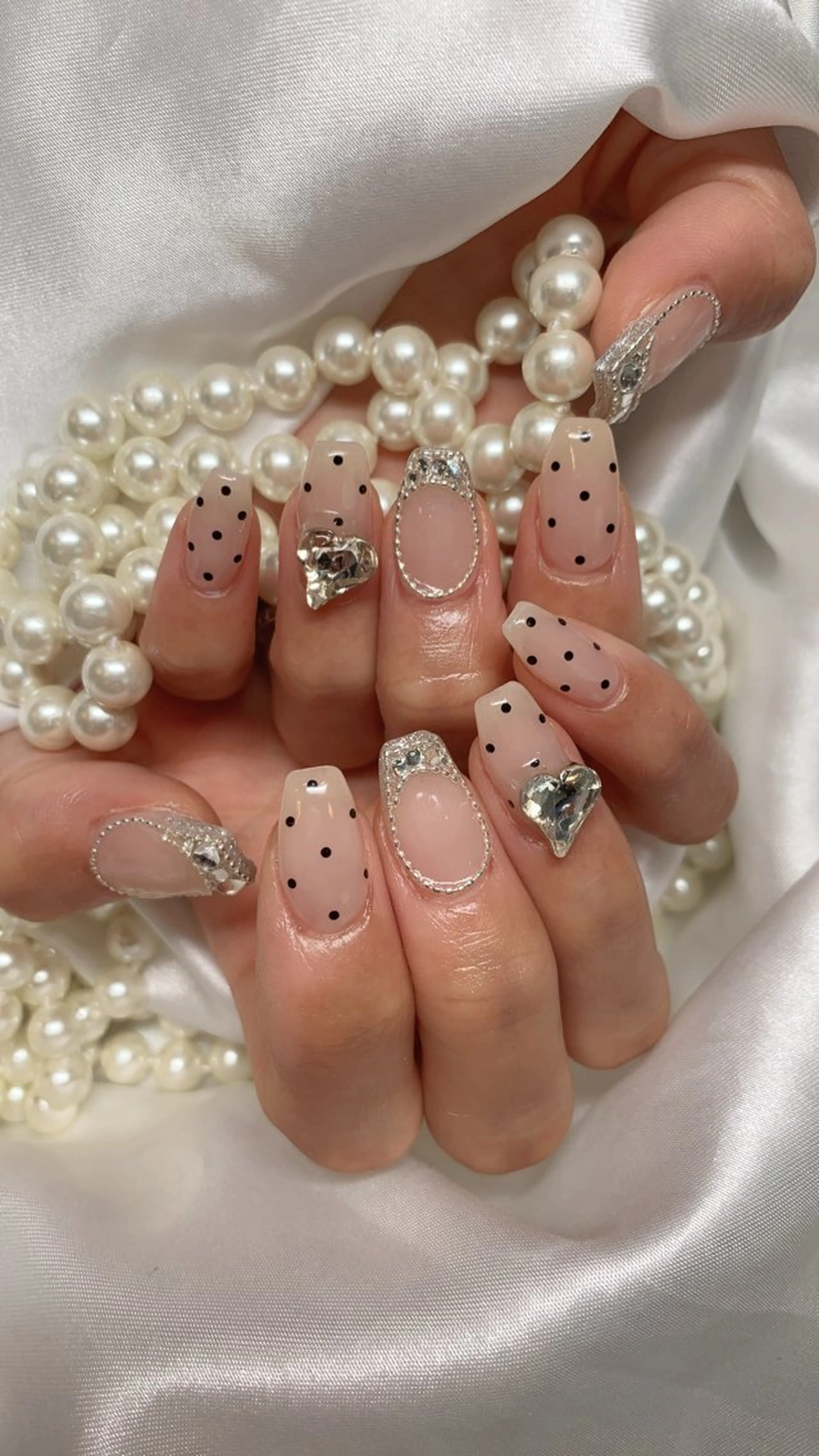 ネイル キラキラネイル ストーンネイル ワンホンネイル ハンドネイル フットネイル T. kayoのネイルデザイン