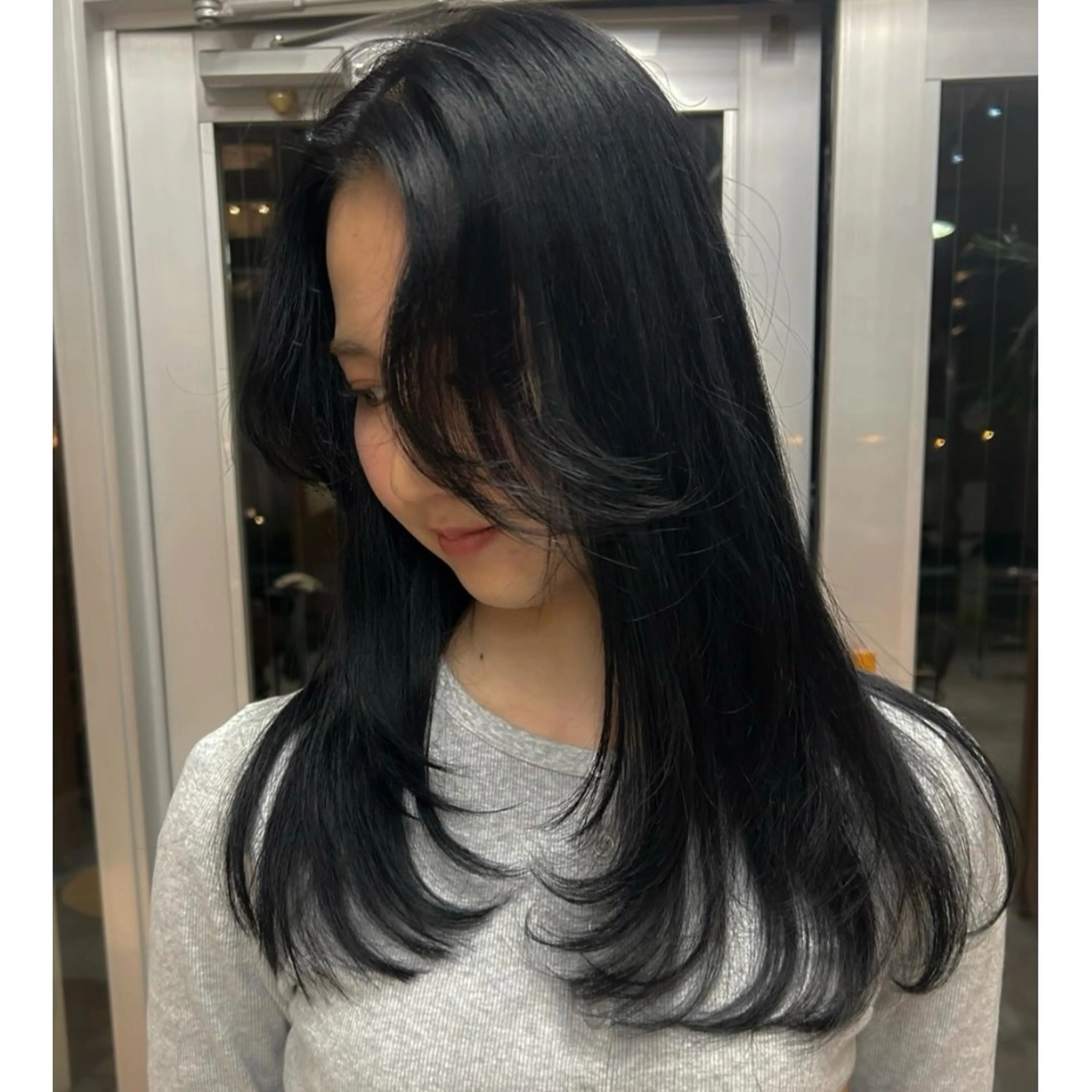 セミロング カエデ🐬 カットカラーモデルのヘアスタイル