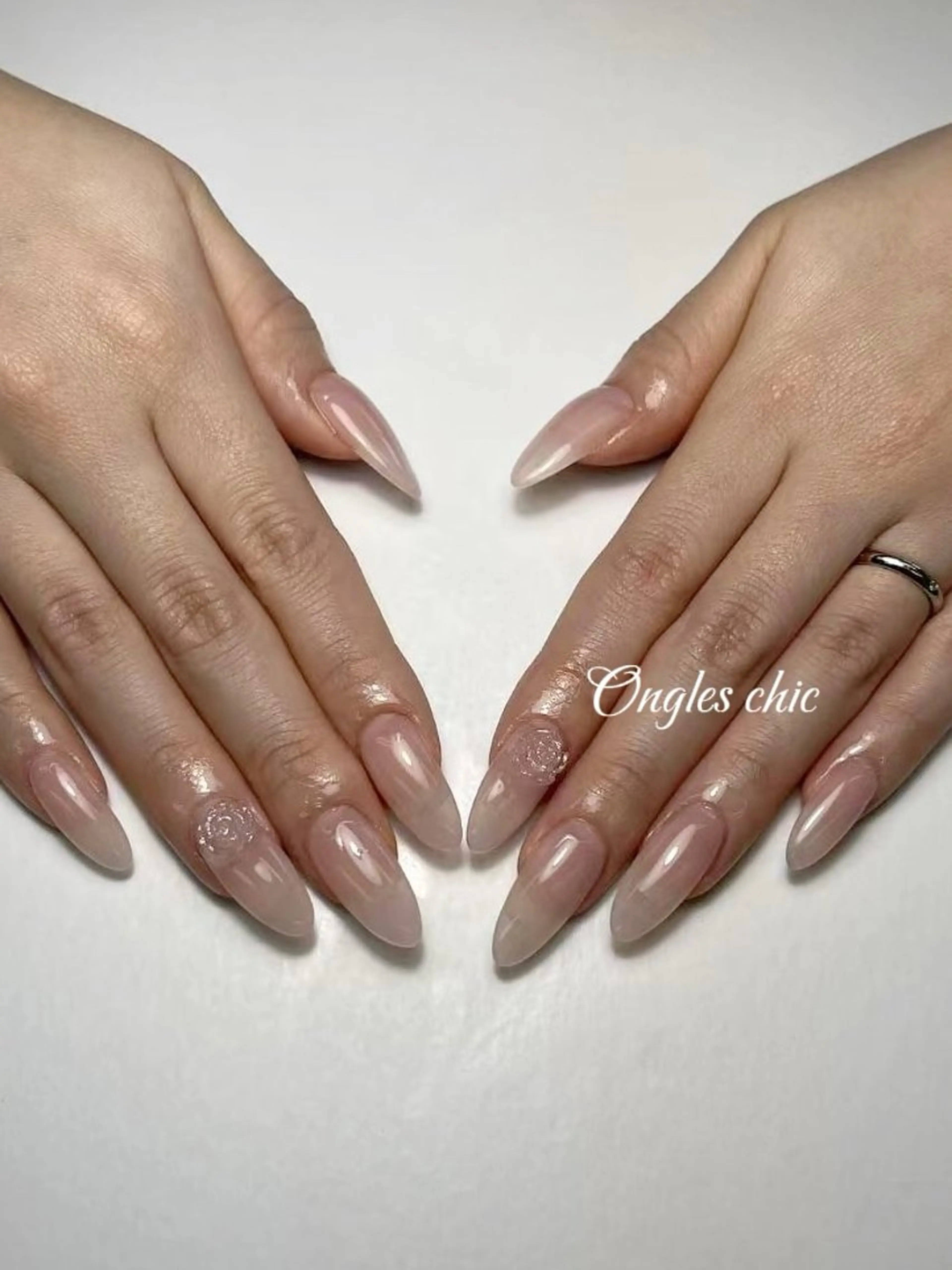 ネイル ハンドネイル ハンドケア ongles chicのネイルデザイン