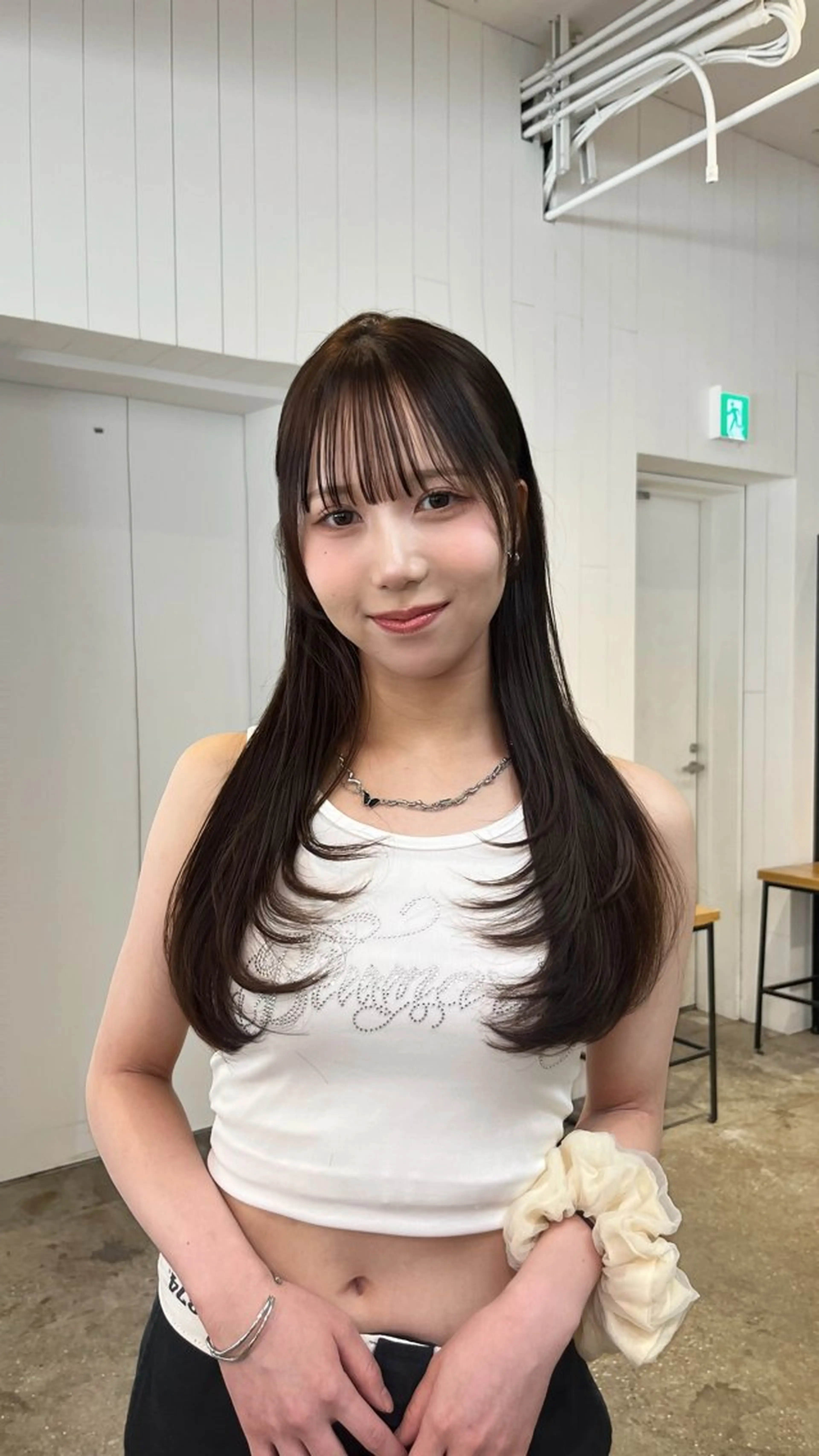 ロング くびれヘア 顔周りカット ハイレイヤー レイヤーカット ウルフカット ALBUM SHINJUKU所属・フカミ マナカのヘアスタイル