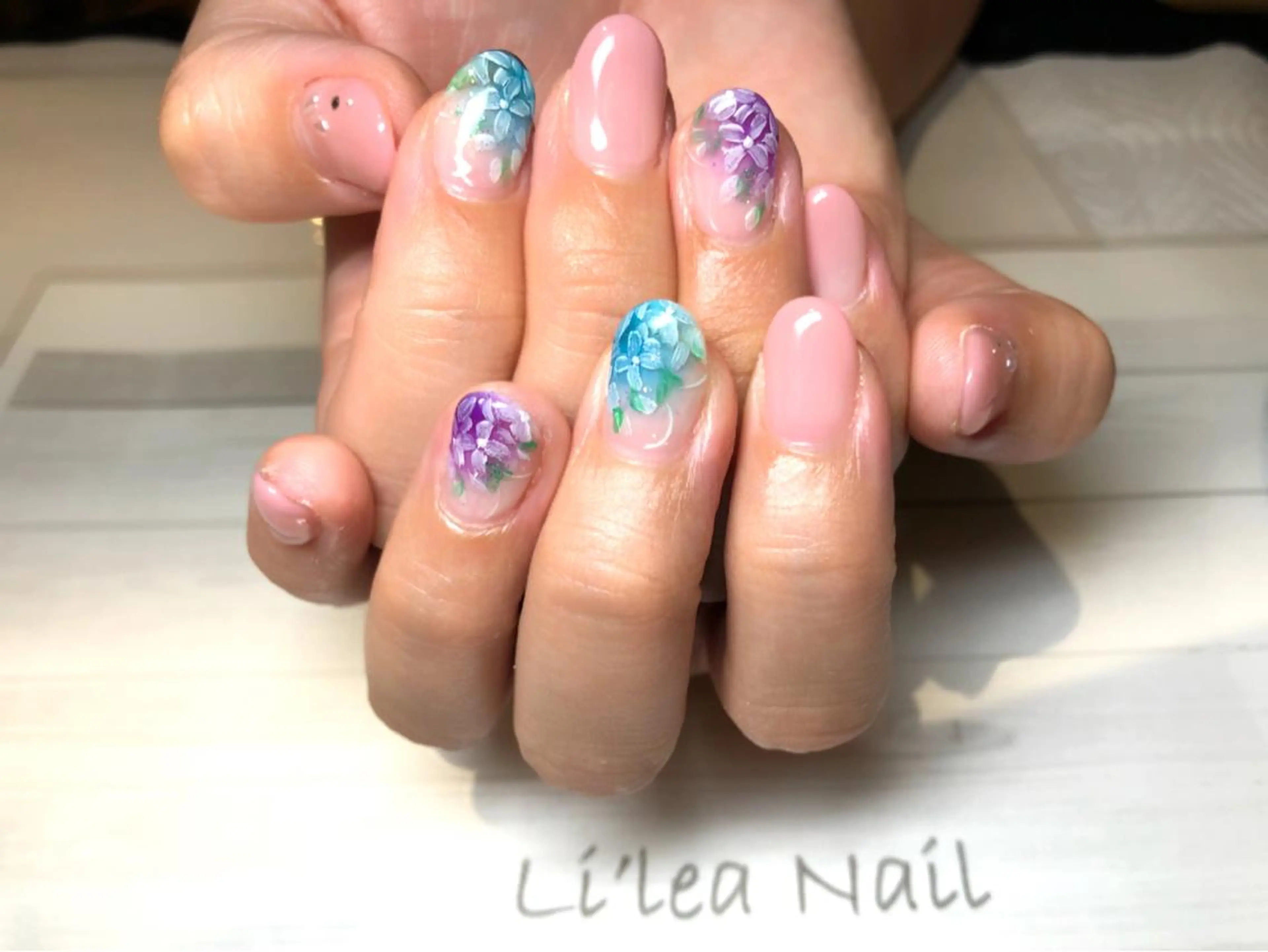 ネイル Li'leaNail AINAのネイルデザイン