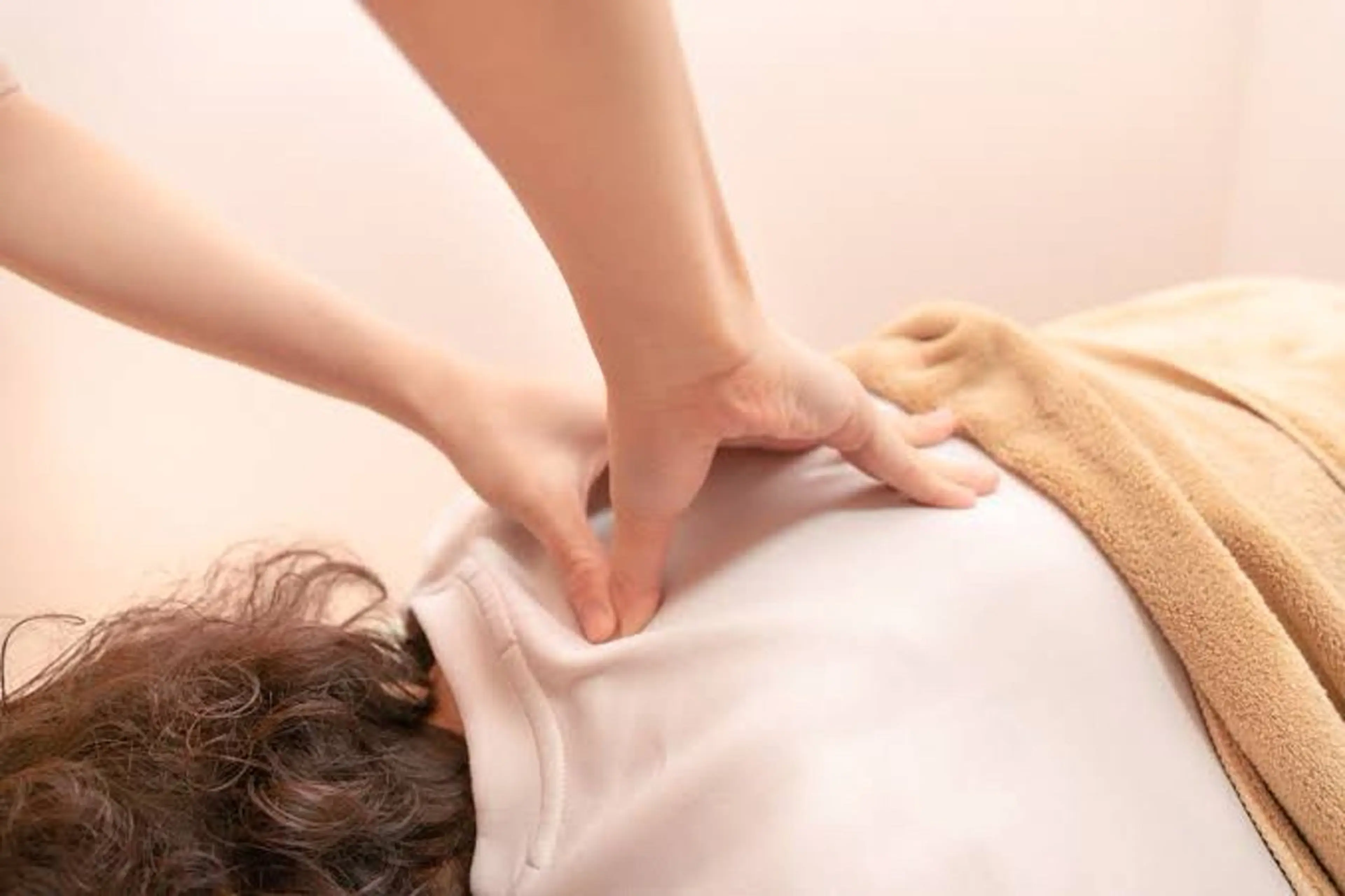 期間限定の平日特別価格‼️     肩凝り+頭痛ケア　30分コースの写真