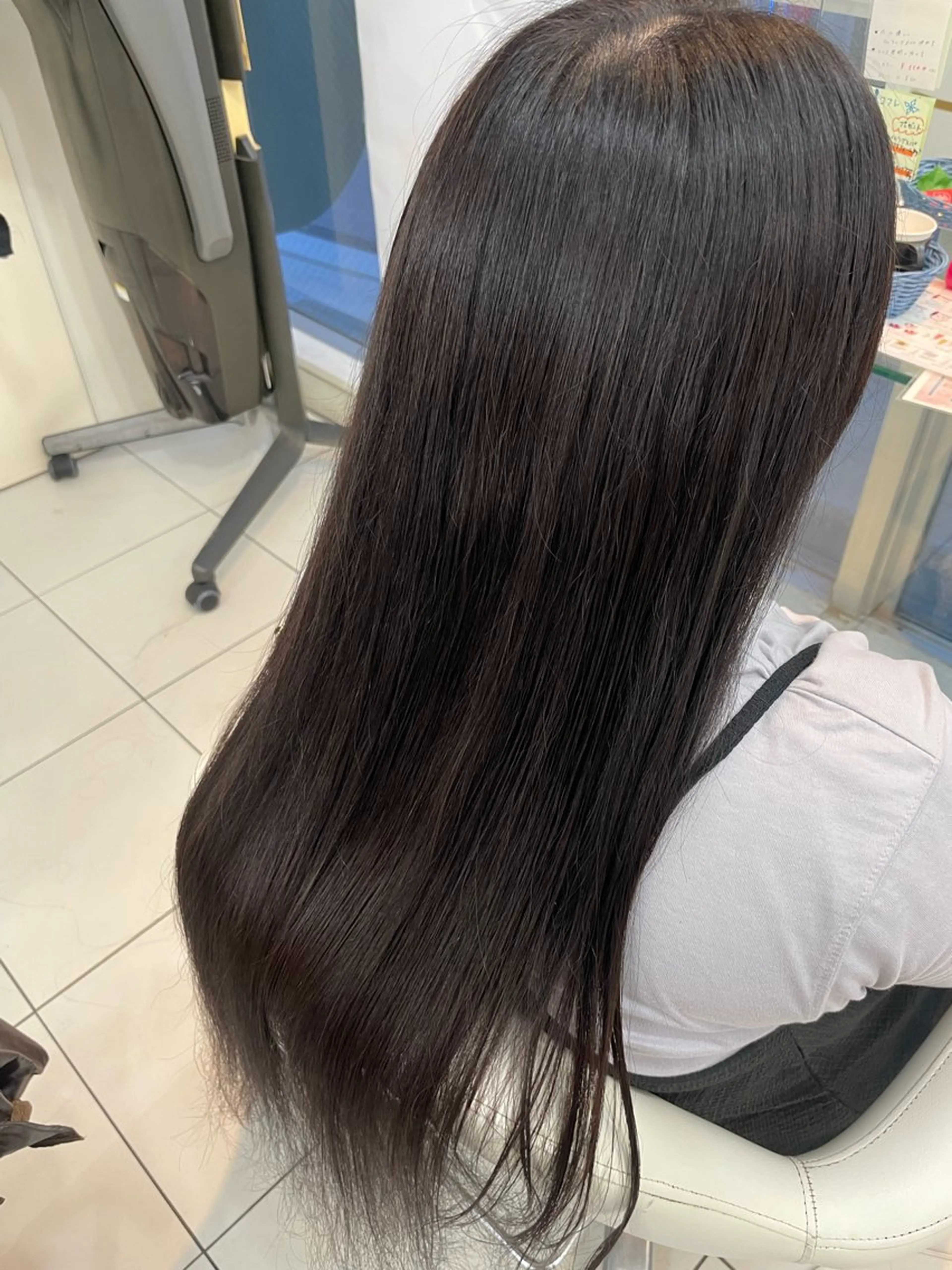 《📓学割U24✍🏻》トーンダウン(暗め)カラー👩🏻🖤の写真