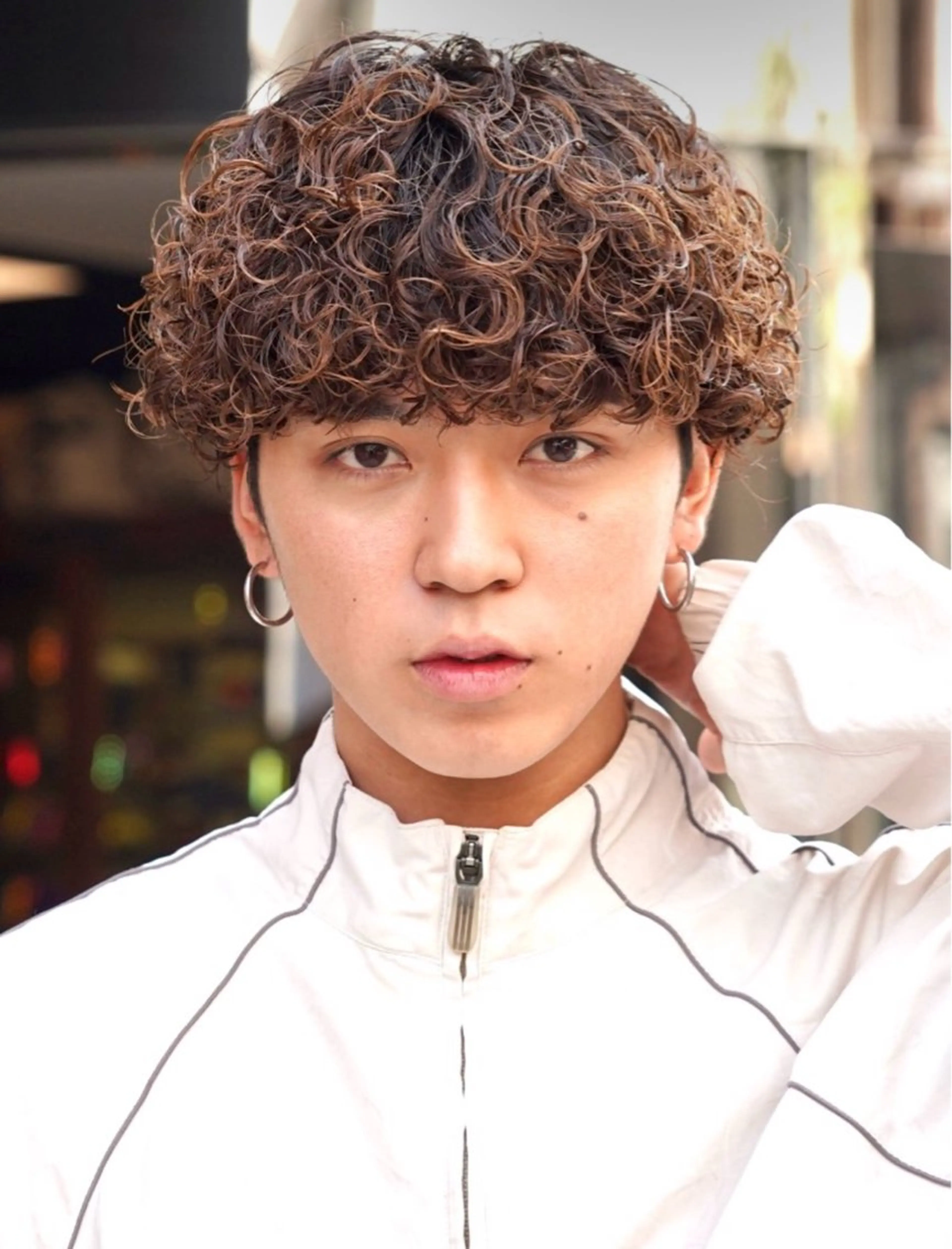 ミディアム パーマ メンズ ミディアムパーマ メンズパーマ プードルパーマ プードルパーマ ヘアカラー 湯浅禅也/プードル /波巻きパーマ/栄のヘアスタイル