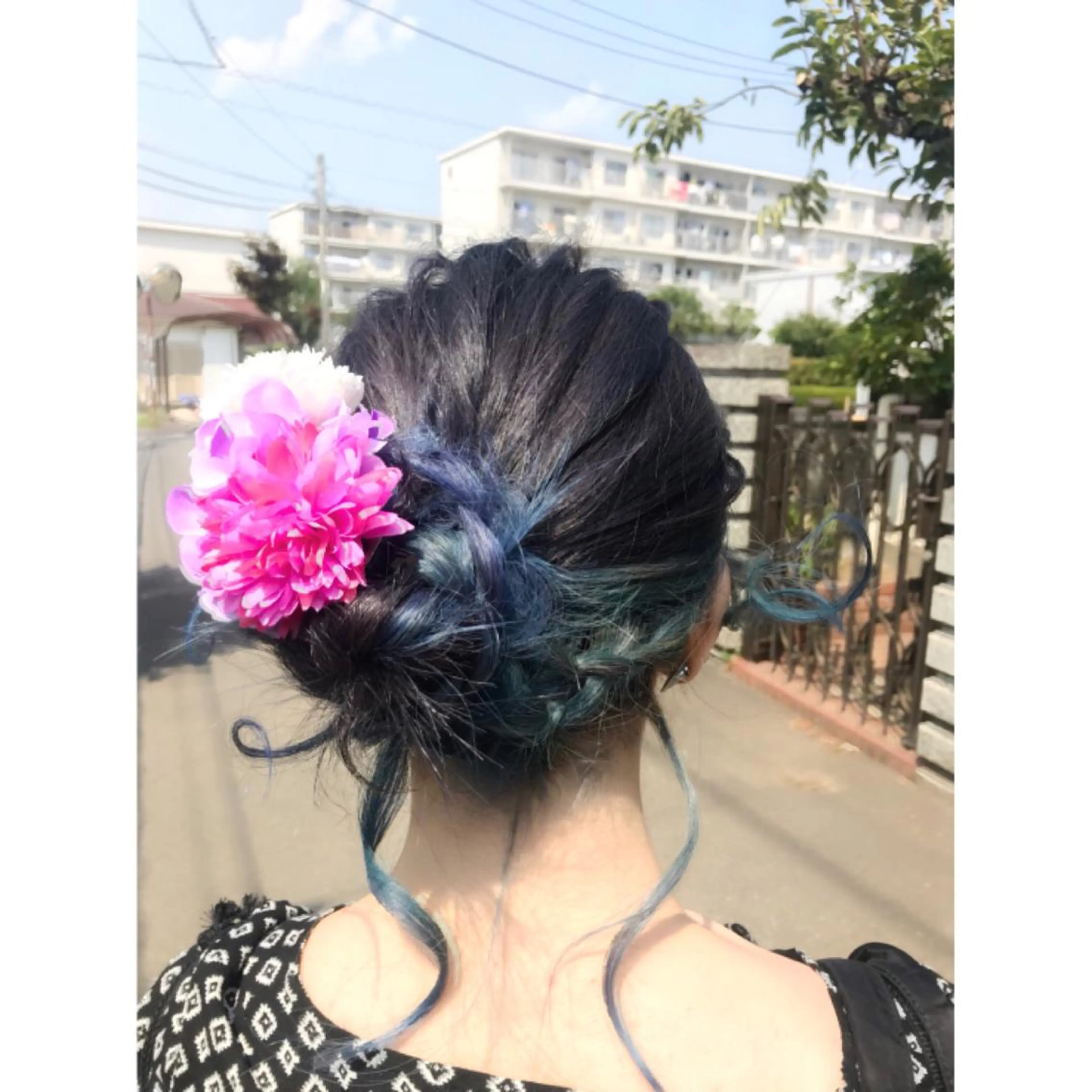 セミロング ヘアアレンジ ツヤ髪カラー💎 佐藤あきのヘアスタイル