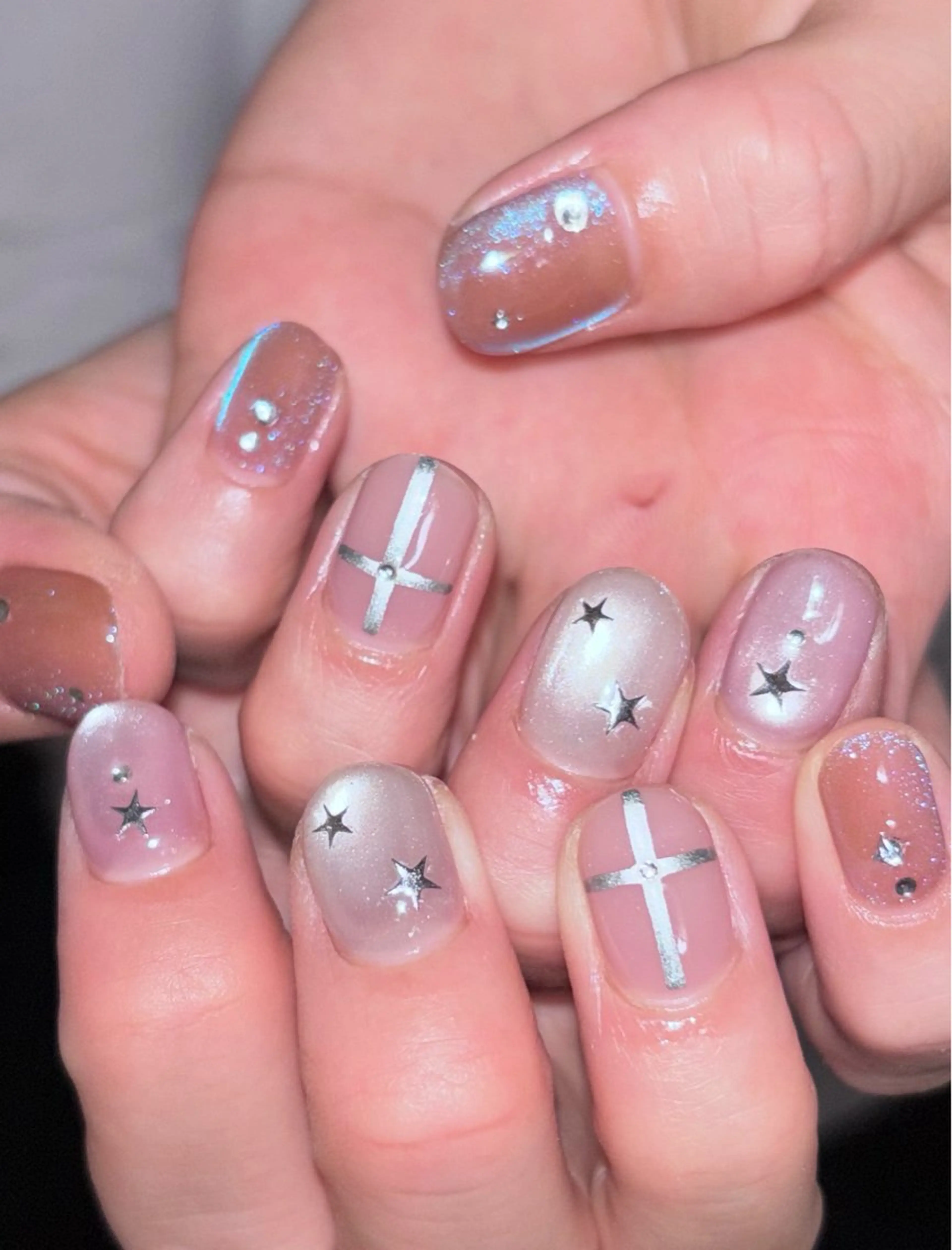 ネイル ジェルネイル グラデーション 氷ネイル・うるうるネイル キラキラネイル 韓国ネイル 銀河屋 の猫のネイルデザイン