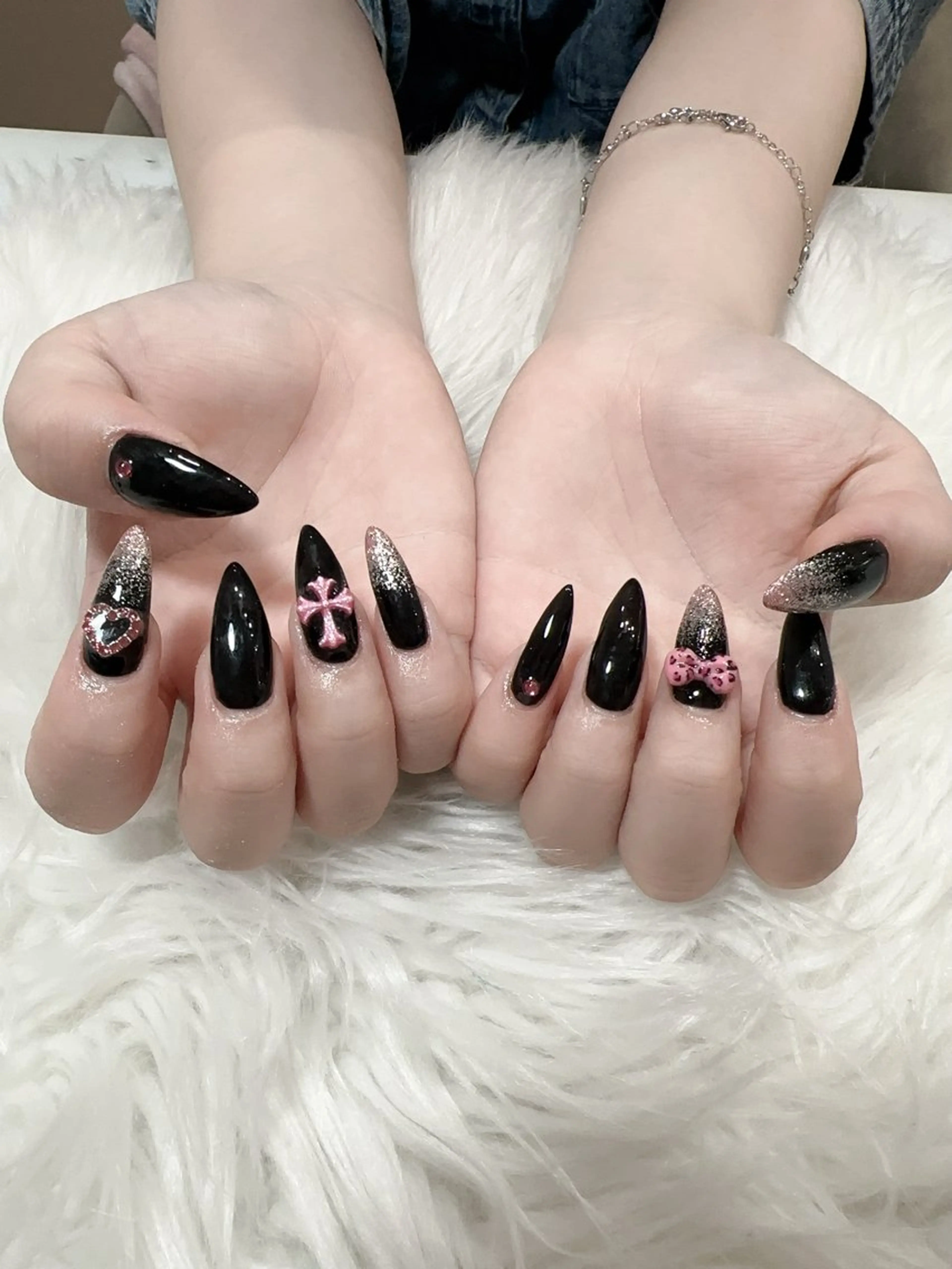 ネイル ハンドネイル &ME タカのネイルデザイン