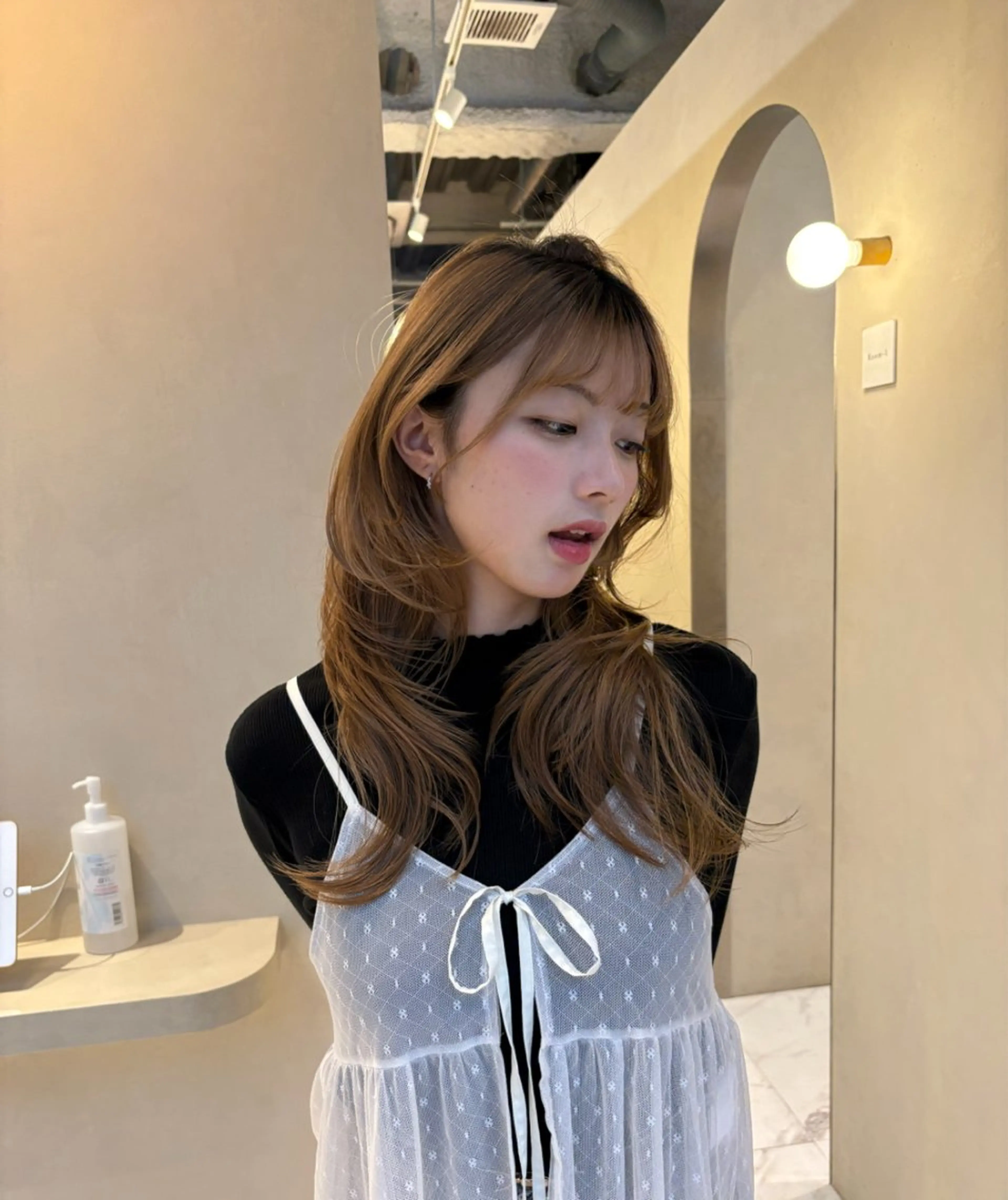 セミロング 赤み消しカラー🪽 透明感カラー🪽のあのヘアスタイル