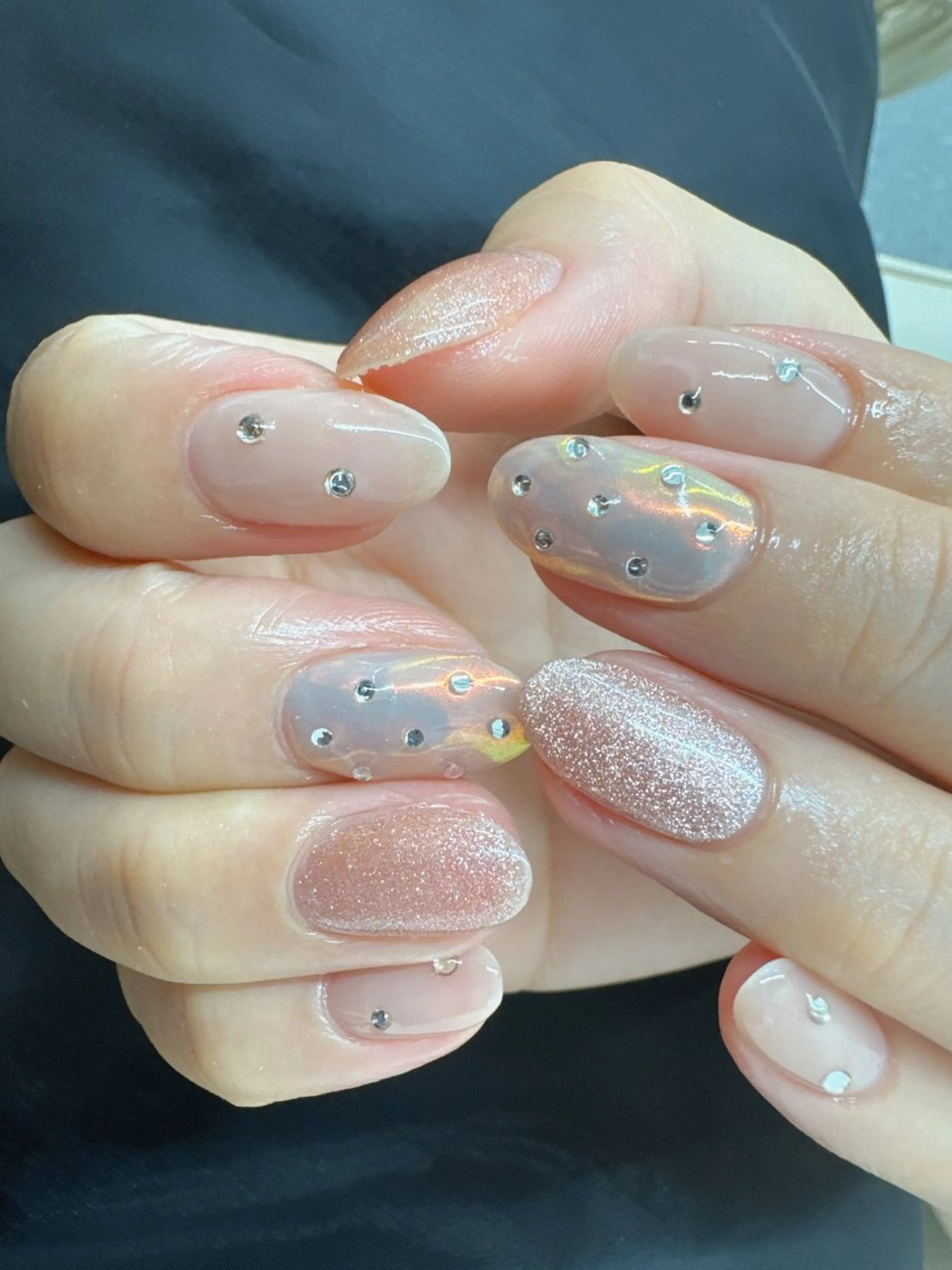 ネイル ハンドネイル グロー ネイルのネイルデザイン