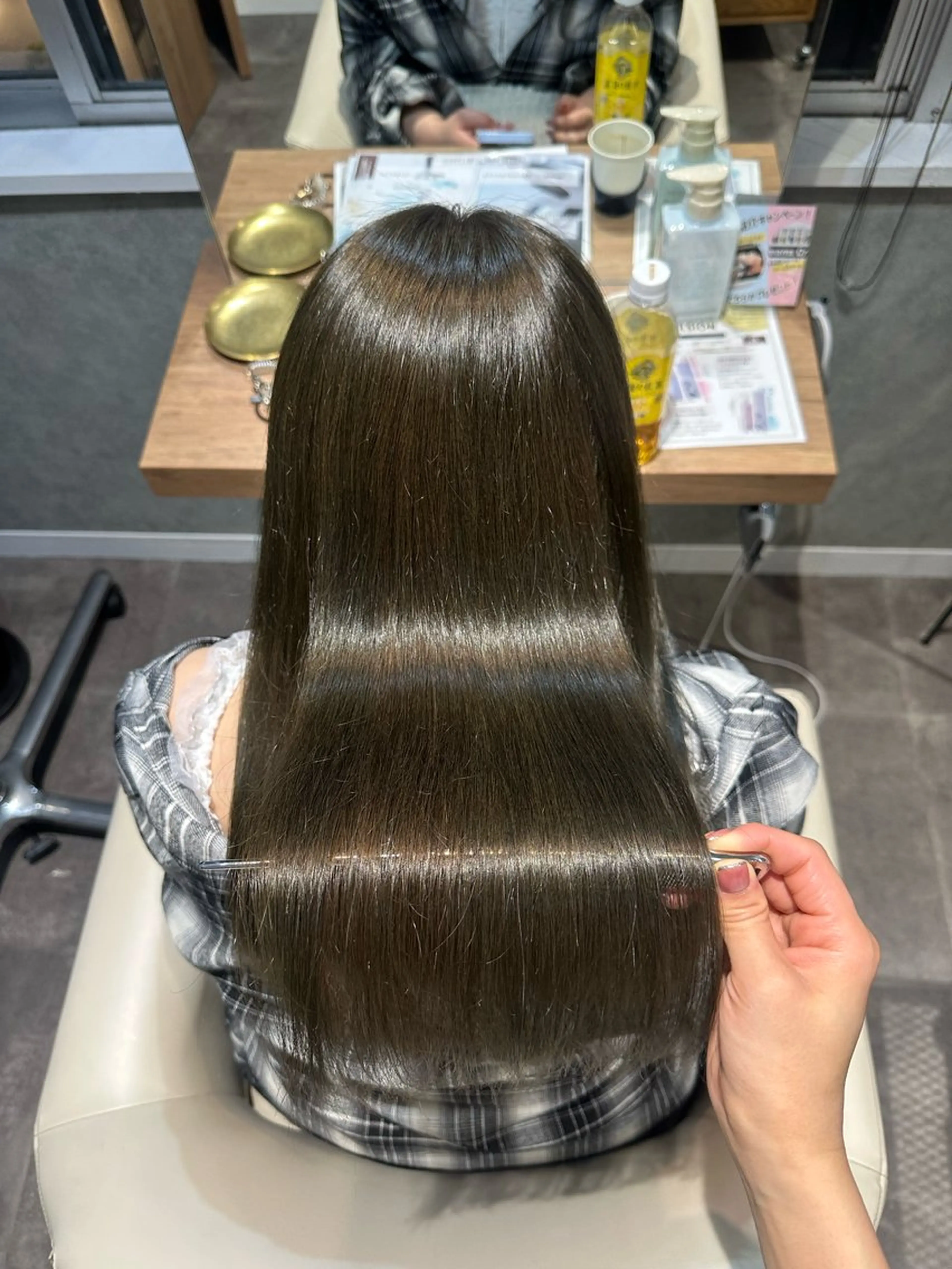 ロング カラー 髪質改善 カット ヘアカラー 縮毛矯正 トリートメント 銀座レイヤーカット ×シースルー前髪のヘアスタイル