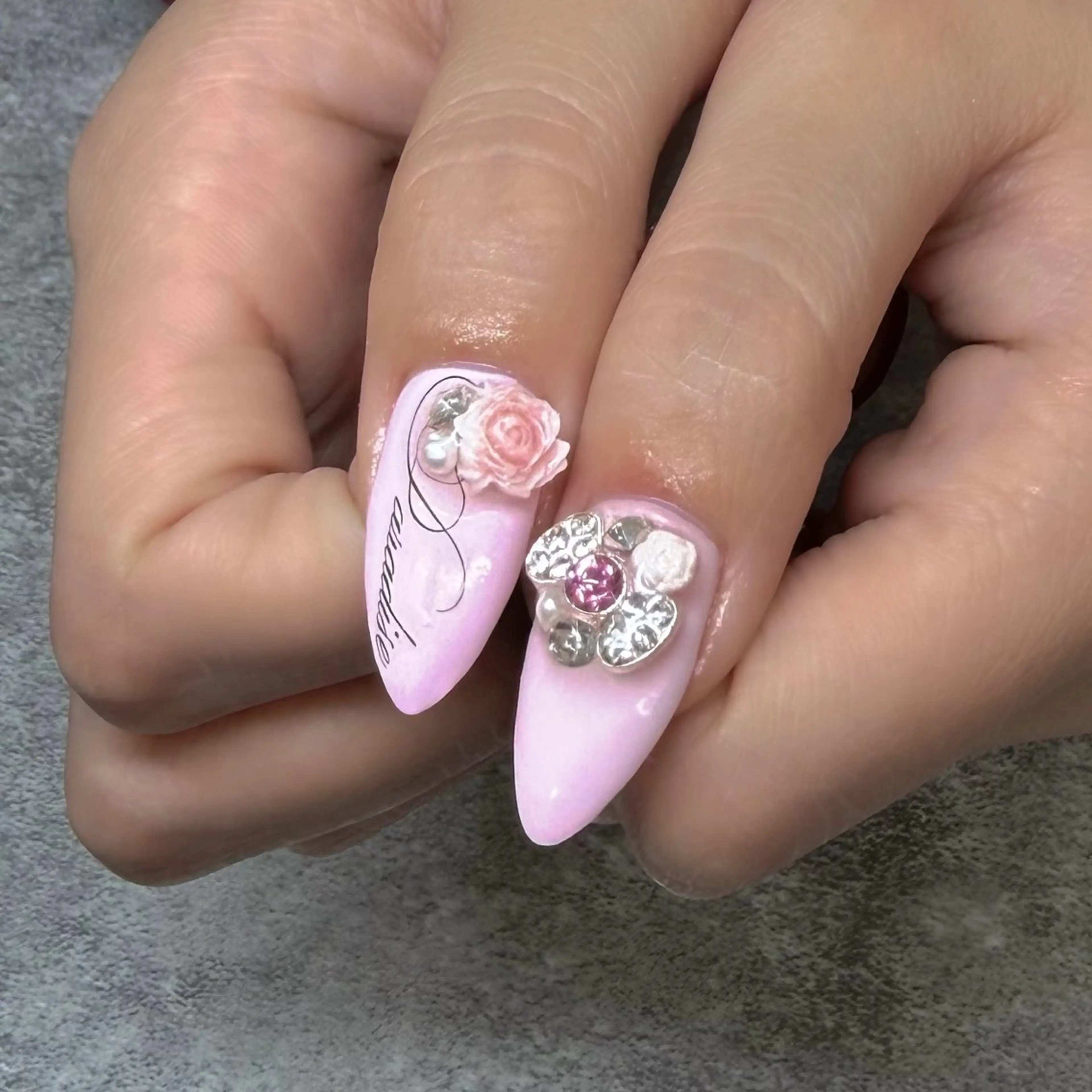 ネイル ハンドネイル cocoro🖤 y2k/個性派ネイルのネイルデザイン