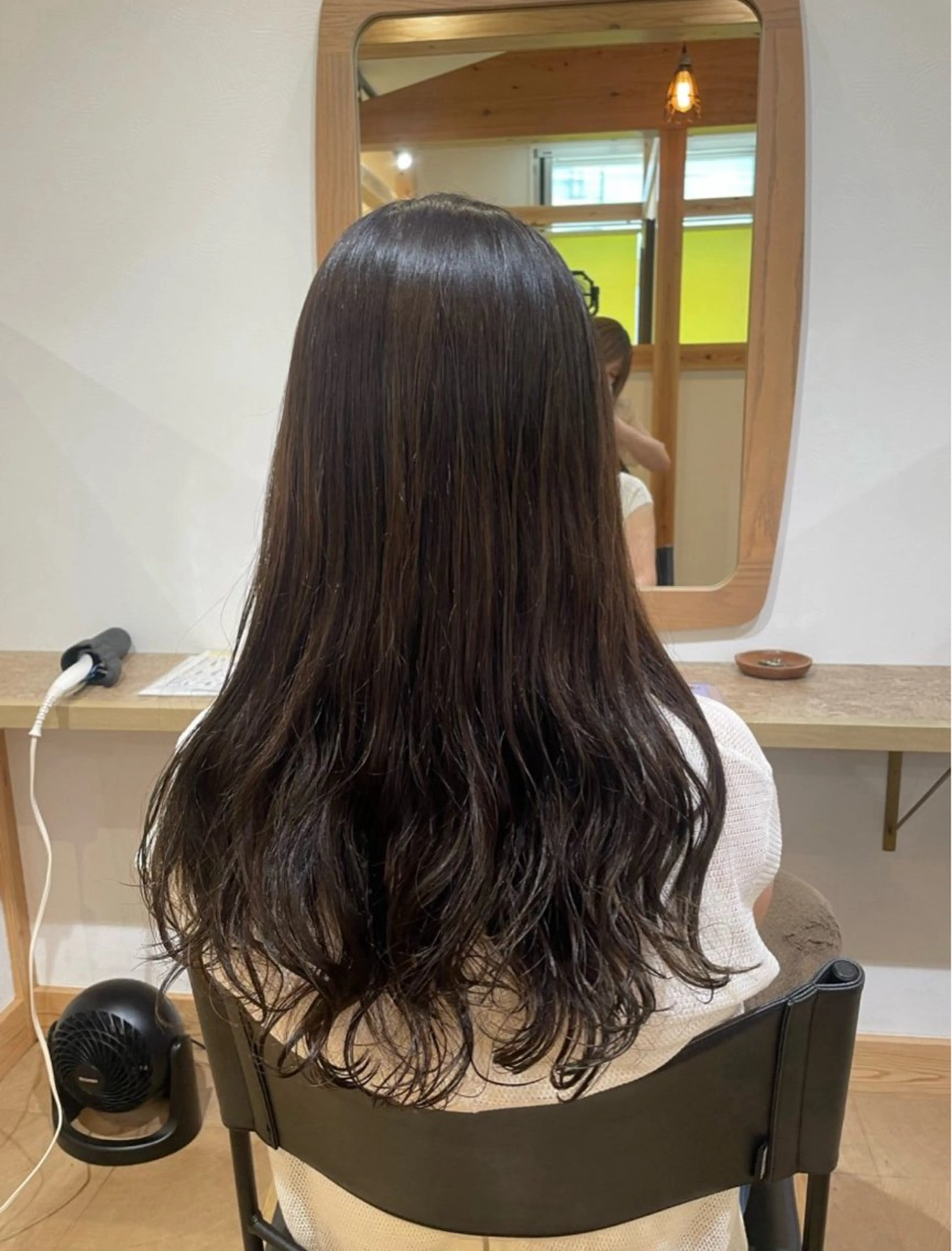 ロング 山口 里莉のヘアスタイル