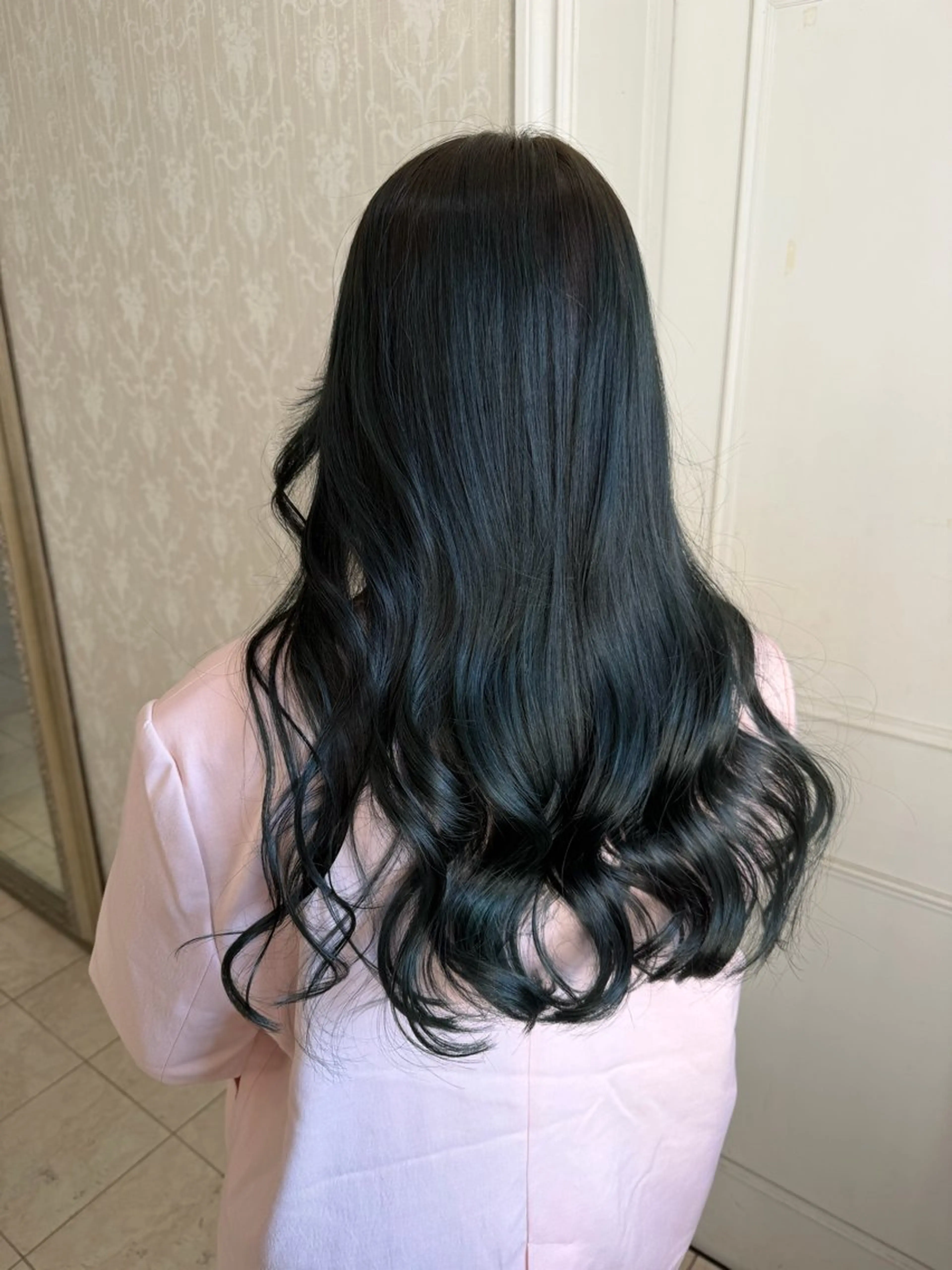 セミロング カラー ブリーチ カシス 透明感カラー ダークグリーン デザインカラー カット ヘアカラー トリートメント 烏丸/艶髪/レイヤー /韓国風/廣瀬尚輝のヘアスタイル