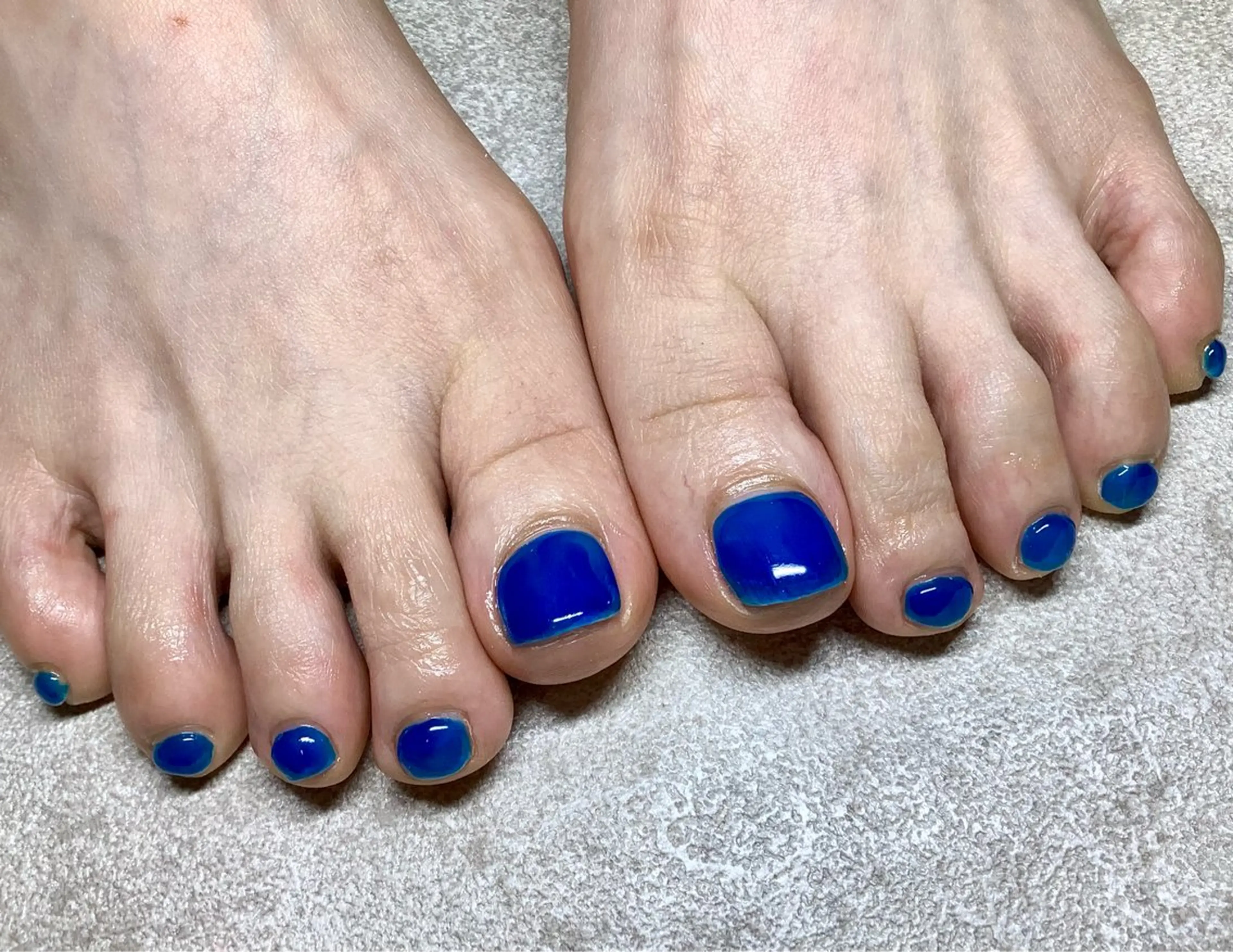 ネイル フットネイル ワンカラーネイル ✨ネイル💅ボニータ 💐Shioriのネイルデザイン