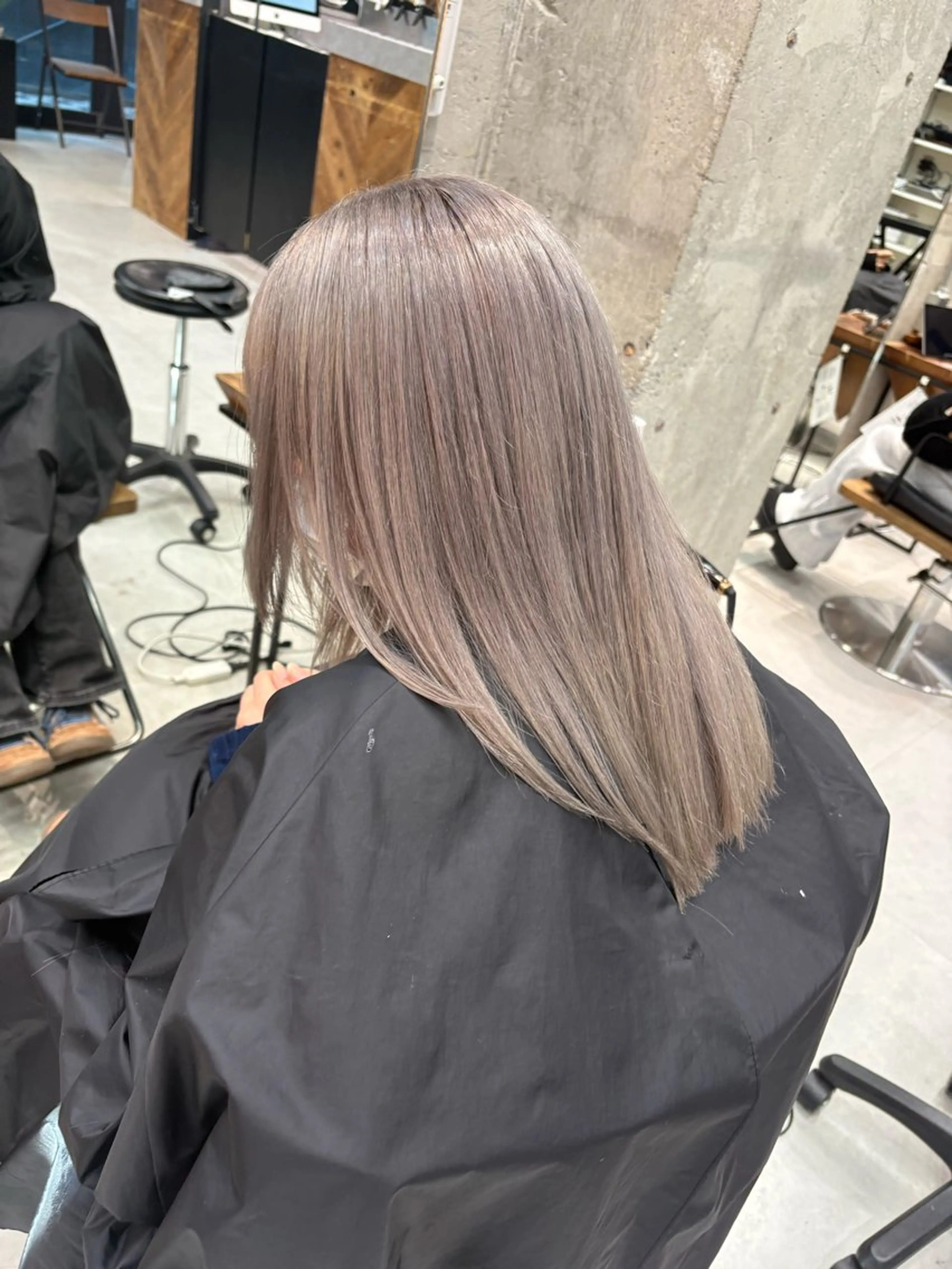 ロング カラー カット ヘアカラー KAEDE🌺Wカ ラー/ホワイトカラーのヘアスタイル
